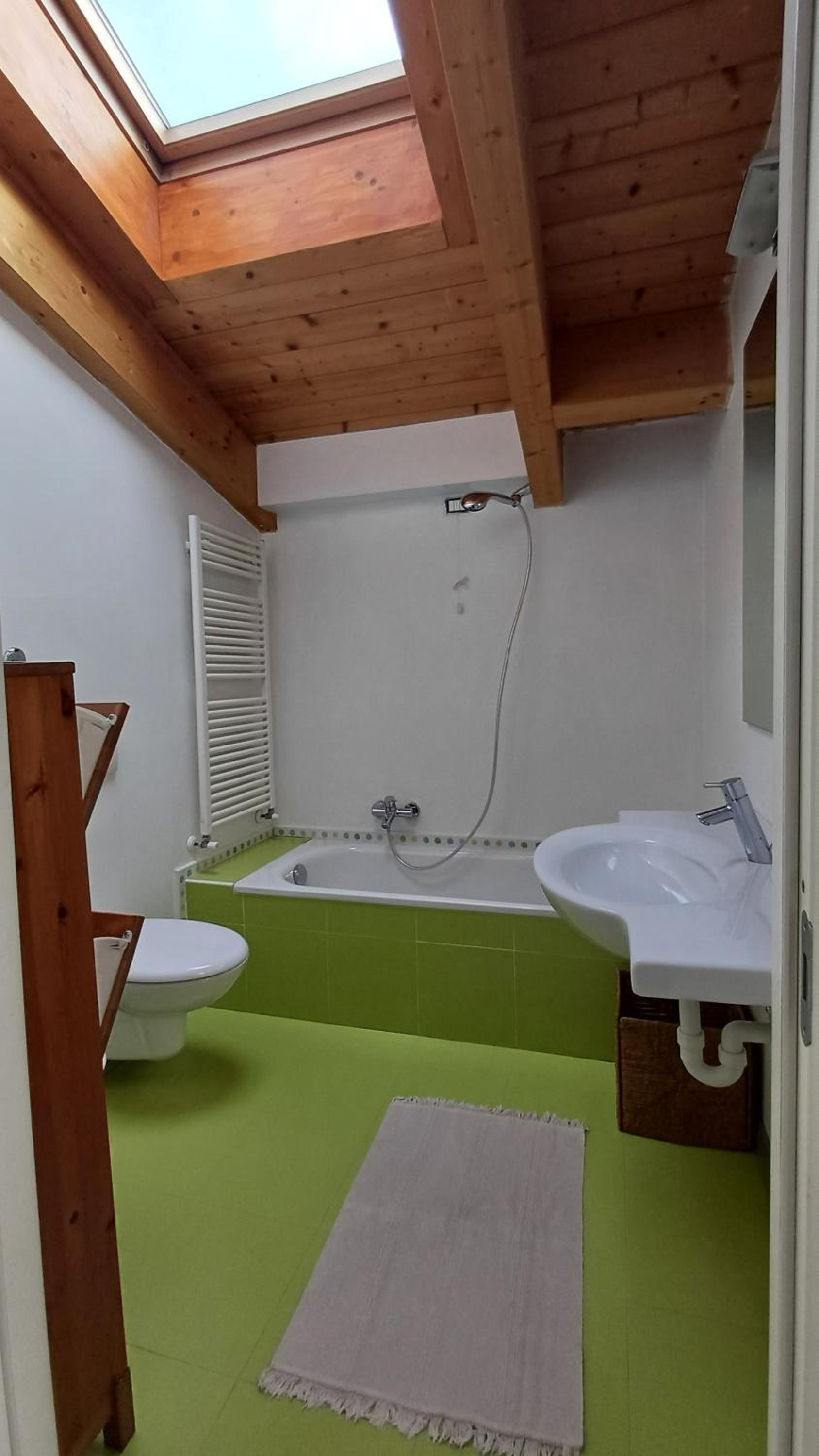 Family Room with Private Bathroom photo 3