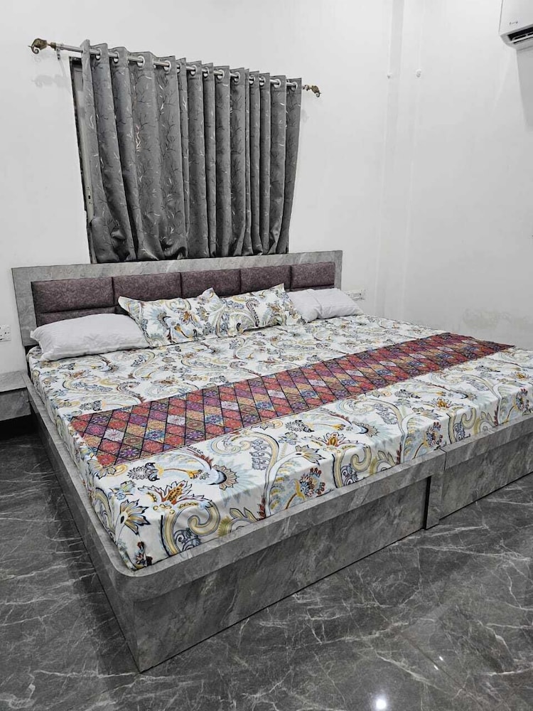 Double or Twin Room photo 3