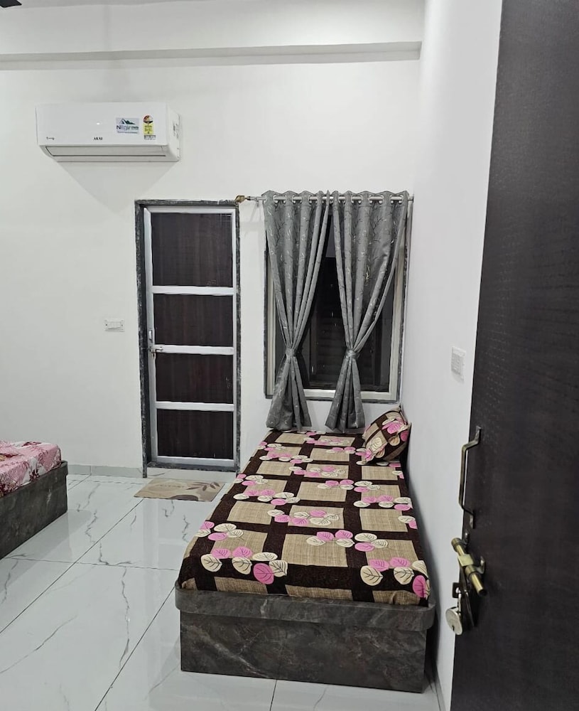 Family Room photo 3