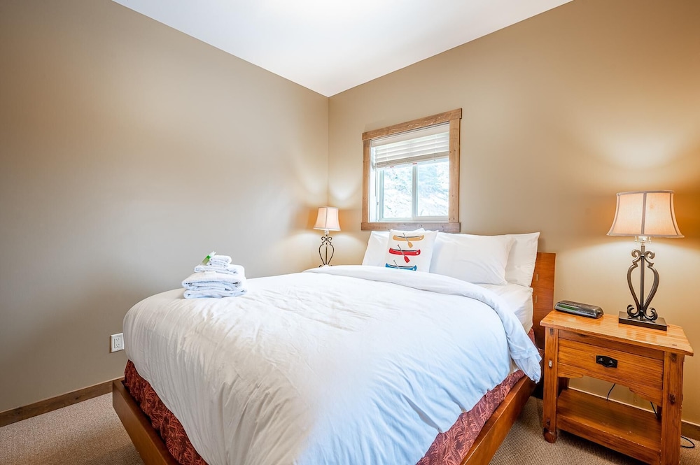 Duplex, 4 Bedrooms, Mountain View, Slope side (4 Bedrooms) photo 1