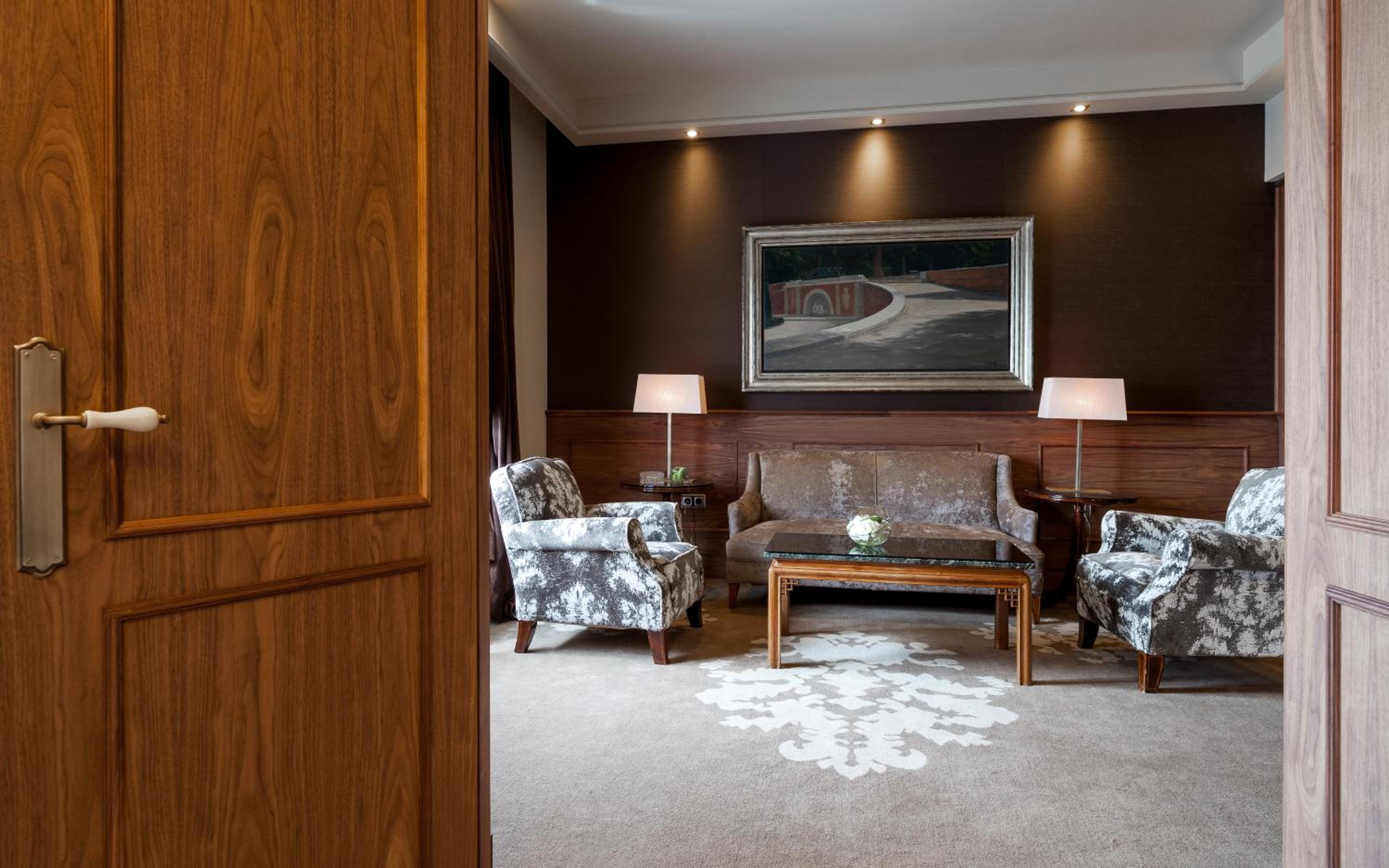 Suite - The Wellington Club  - Photo 2