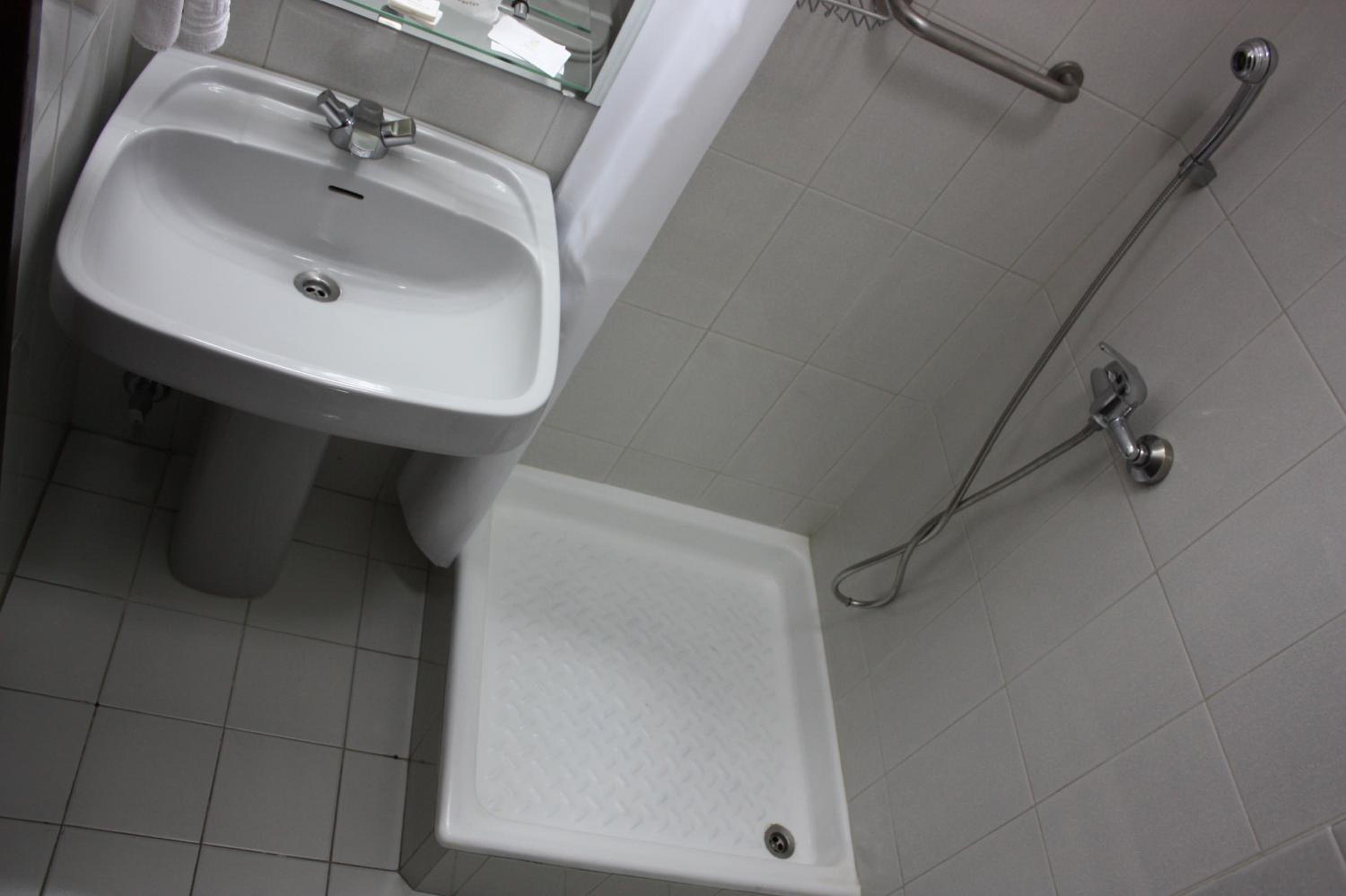 Standard Double or Twin Room - Photo 5