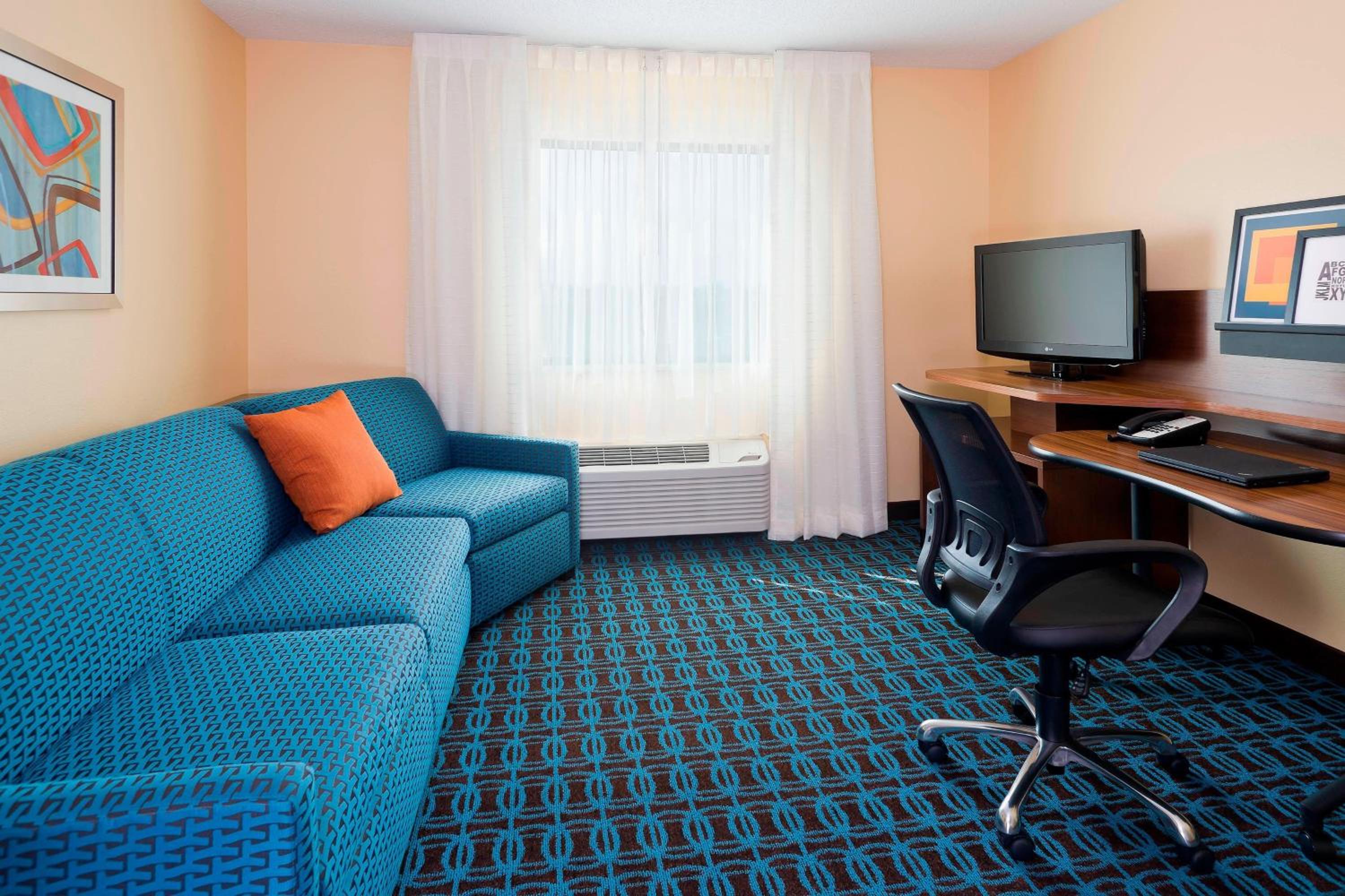 Executive King Suite with Sofa Bed and Adapted Tub - Mobility and Hearing Accessible photo 2