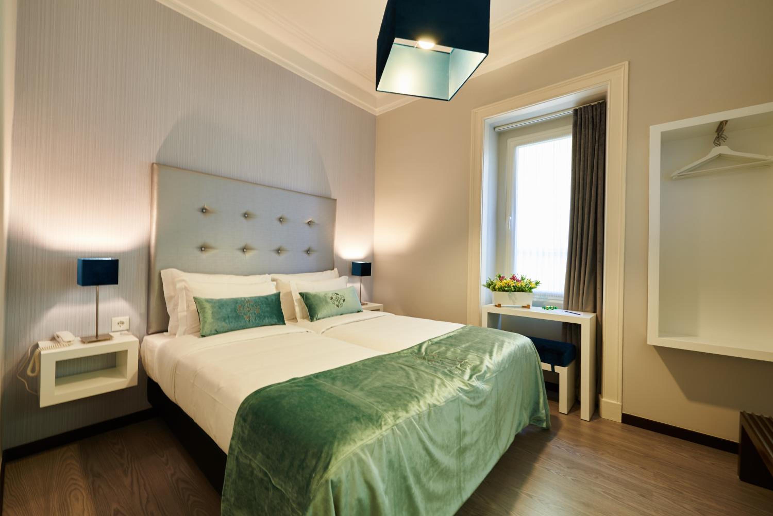 Standard Double or Twin Room - Photo 3