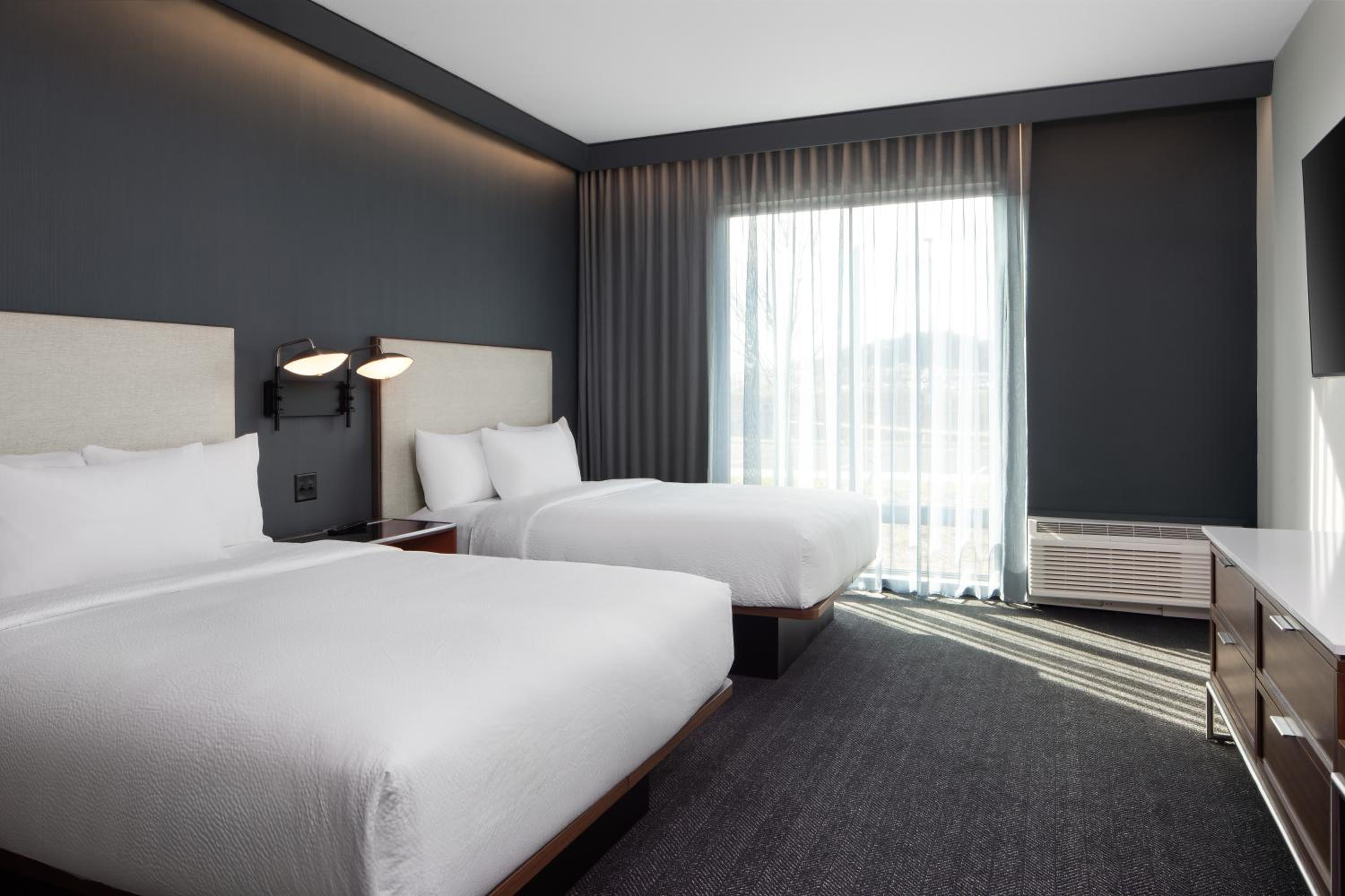 Standard Queen Room with Two Queen Beds and Tub - Mobility and Hearing Accessible photo 2