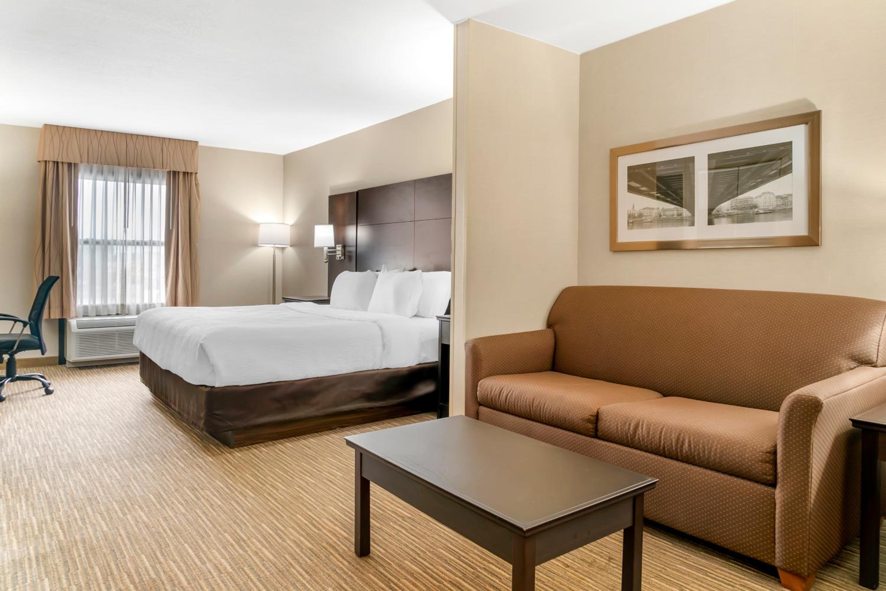 Superior King Room - Non-Smoking - Photo 3