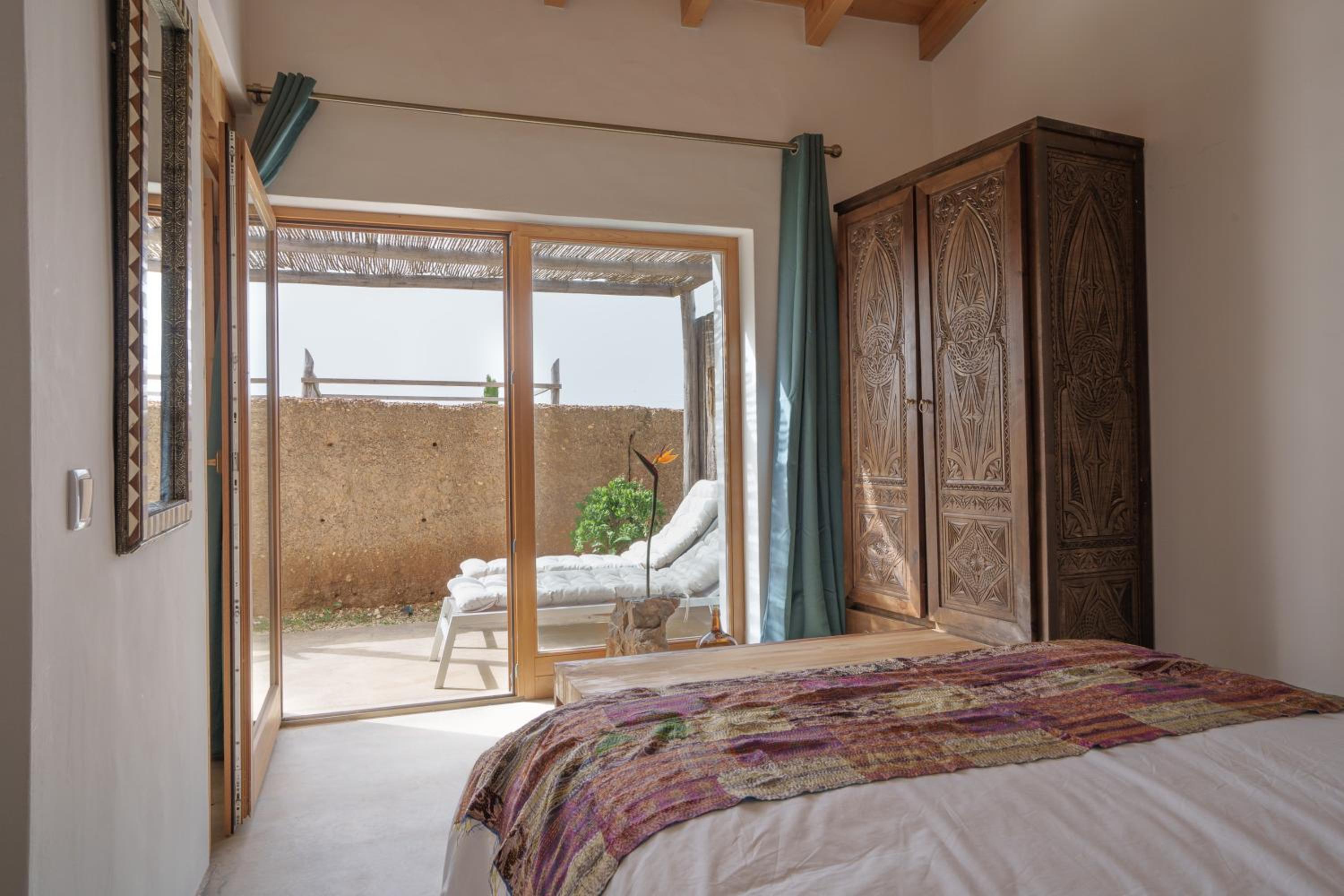 One-Bedroom Apartment with Pool View photo 3