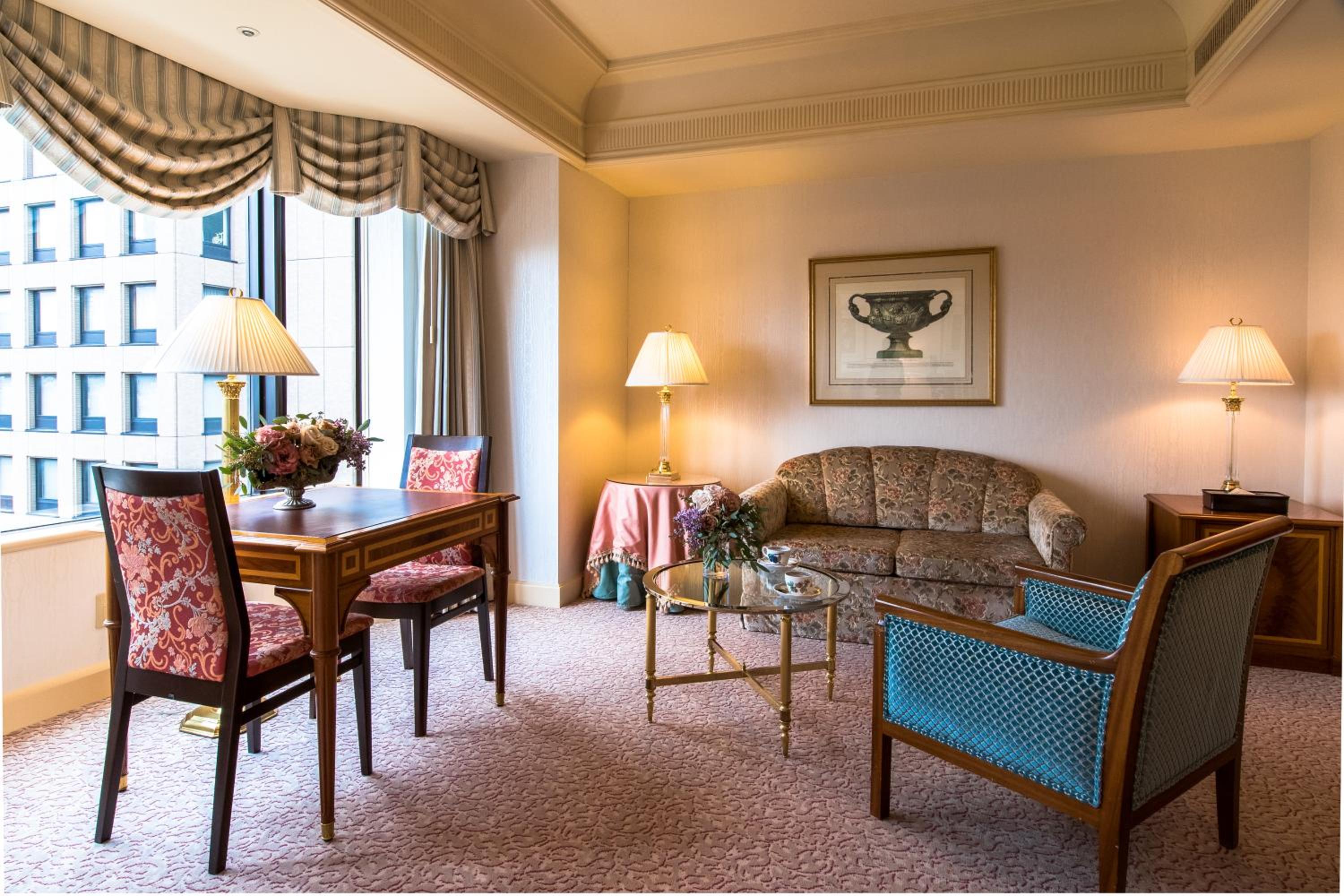 Junior Suite Twin with Late Check-in 16:00 and Early Check-out 10:00 - Non-Smoking