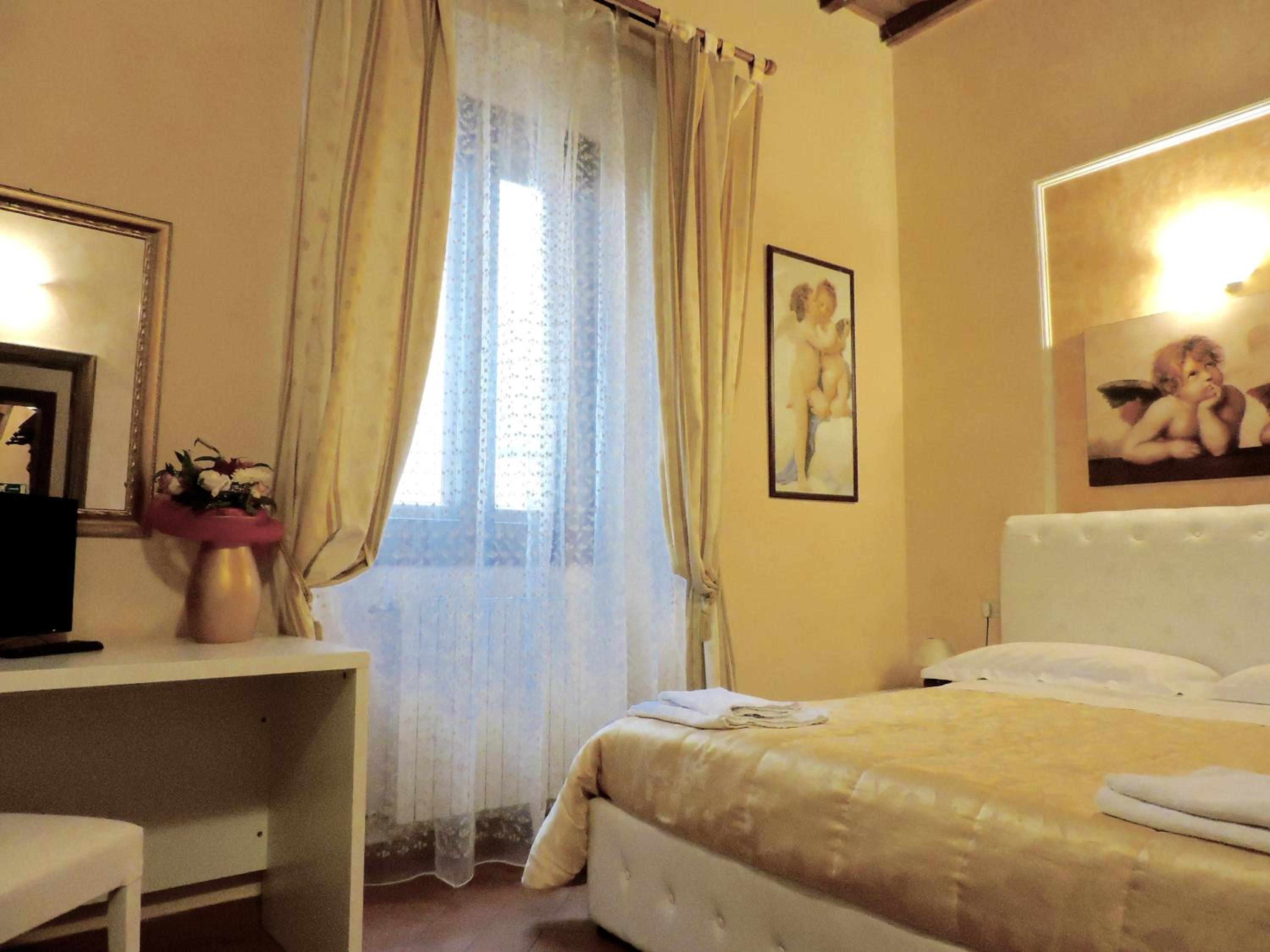 Double Room with Private External Bathroom photo 2