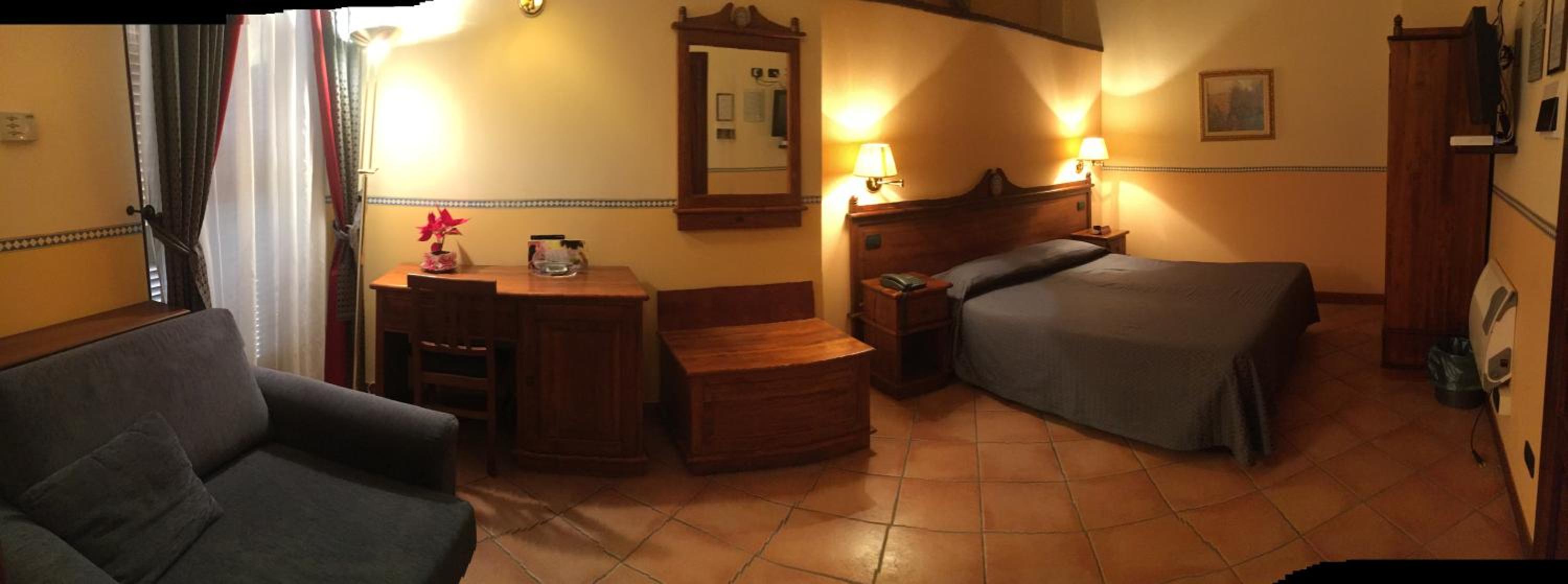 Double or Twin Room - Photo 7