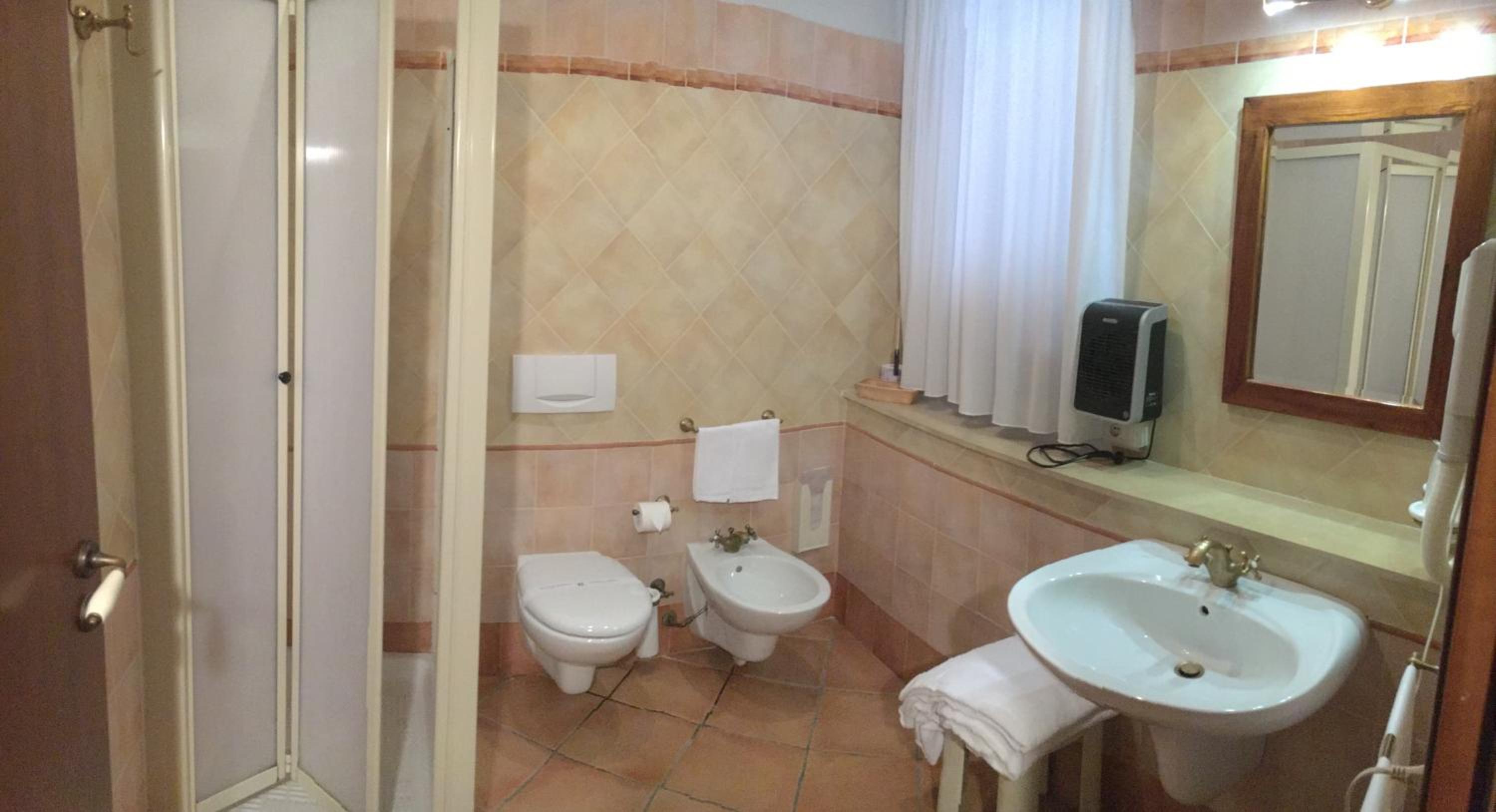 Superior Double or Twin Room - Photo 5