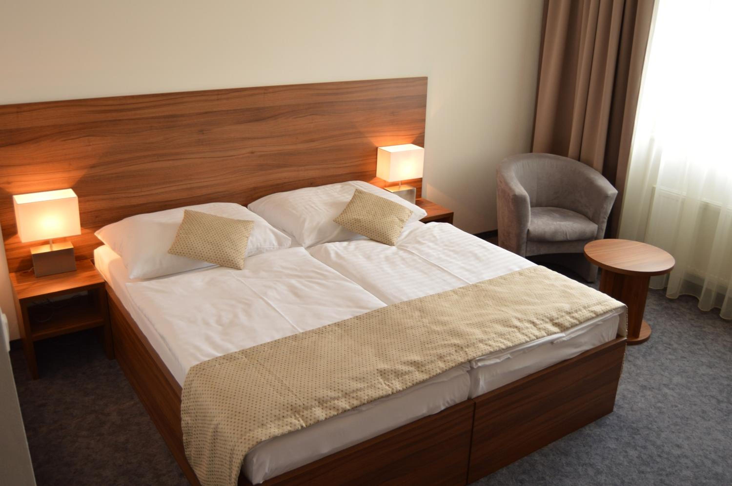 Deluxe Double Room with Free Mini-bar - Refilled Daily photo 2