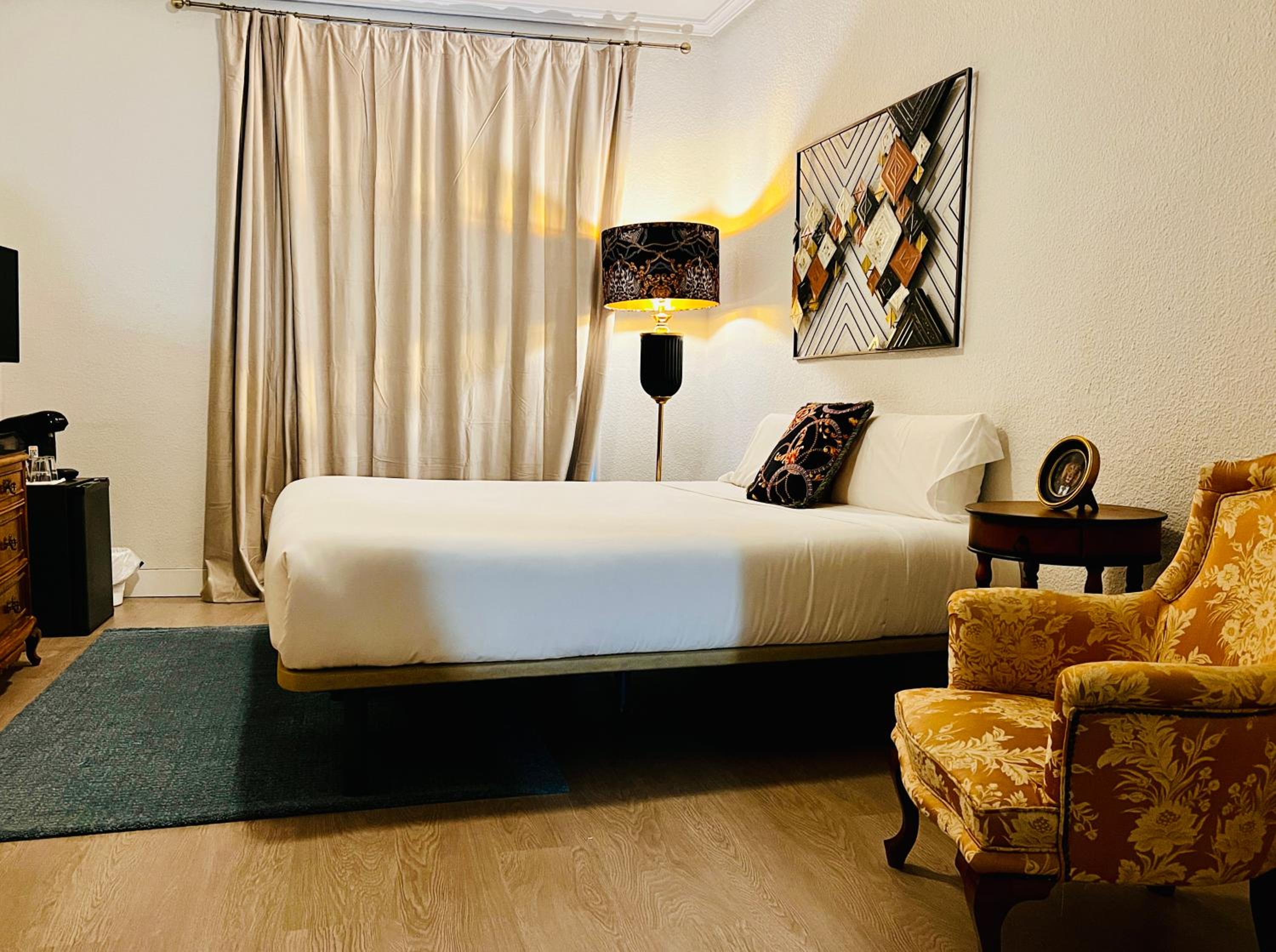 Double Room with Private External Bathroom