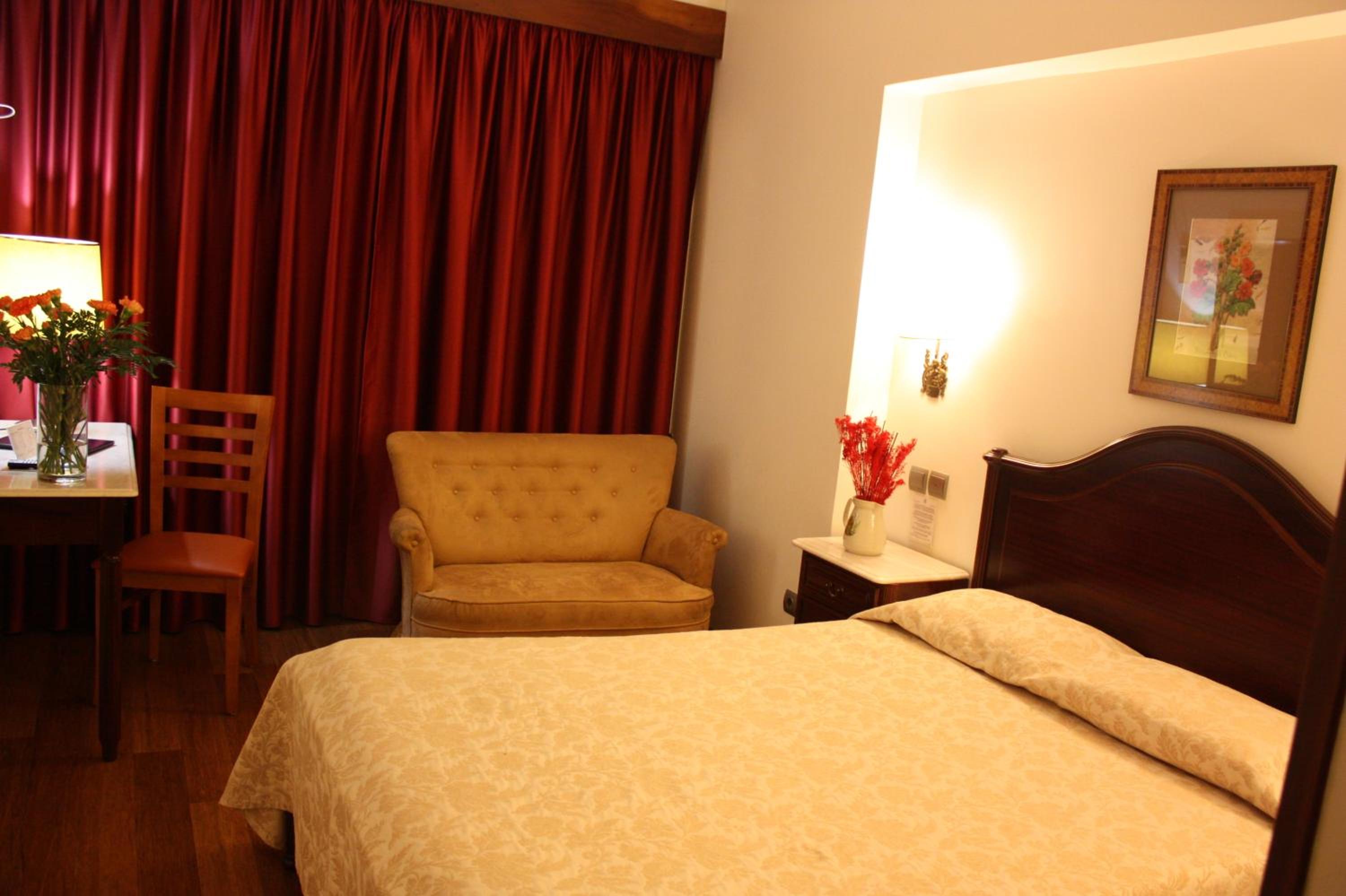 Superior Double or Twin Room - Photo 1