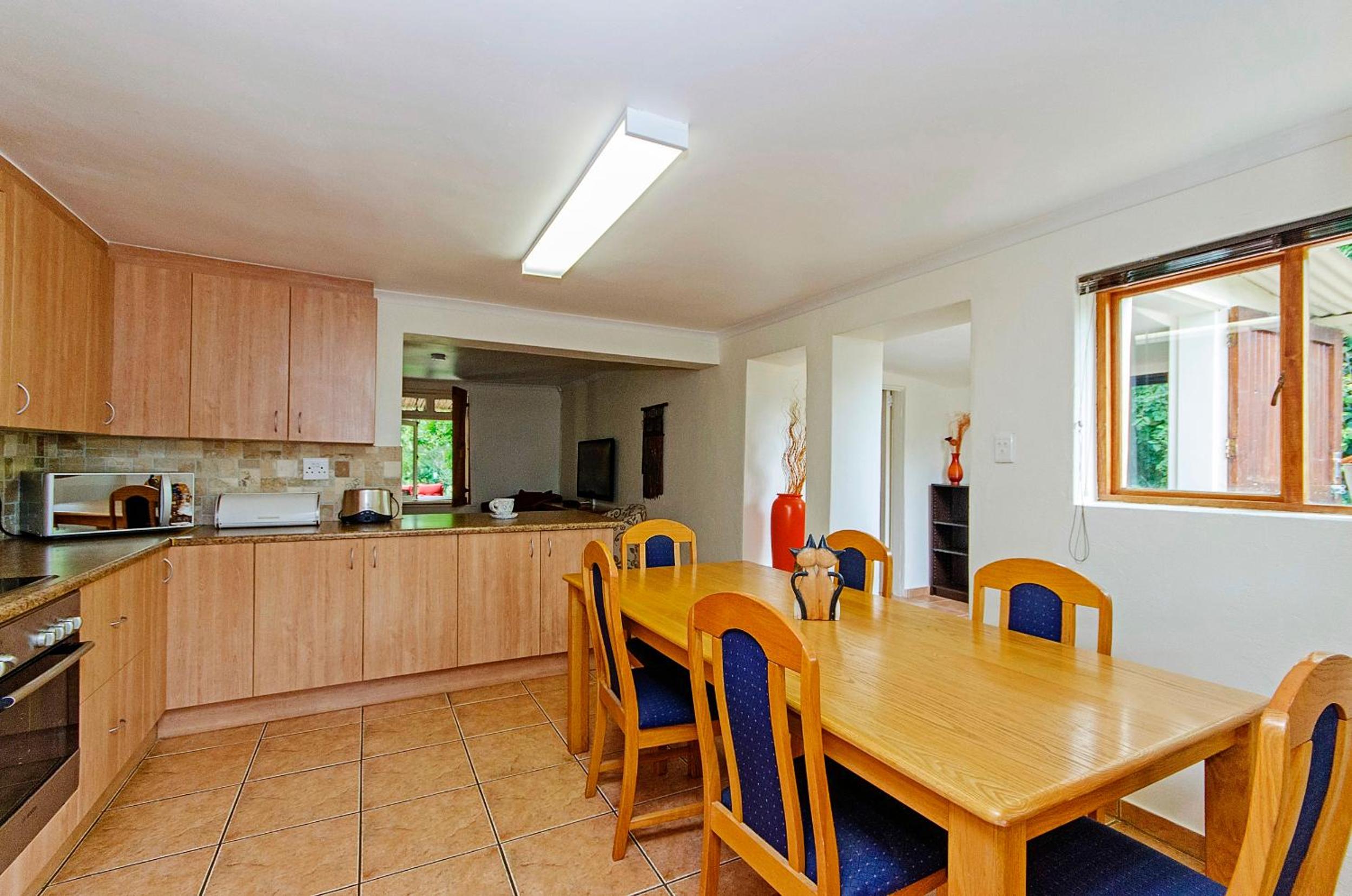 Three-Bedroom Farmhouse photo 2