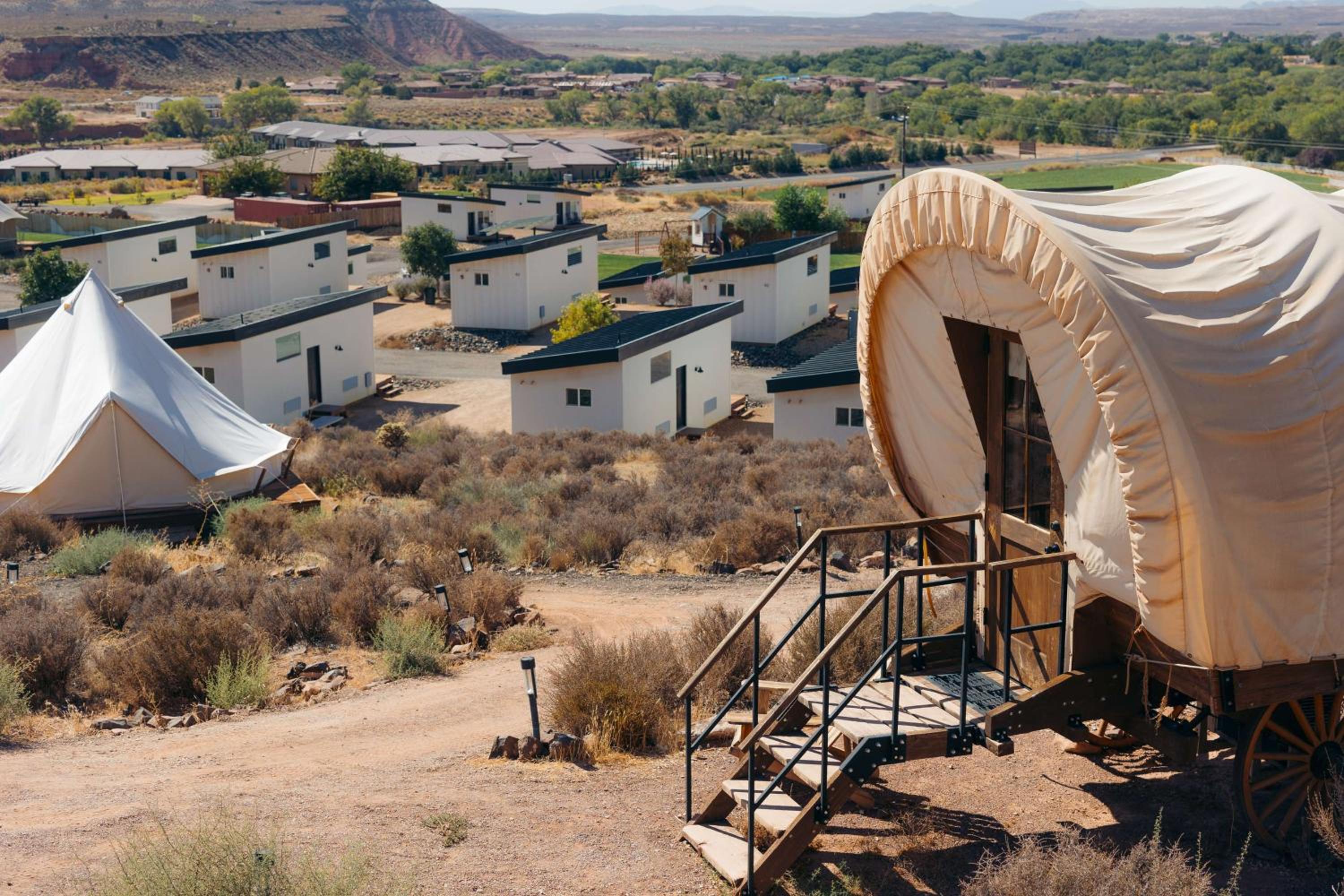 Showy Covered Wagon - Photo 4