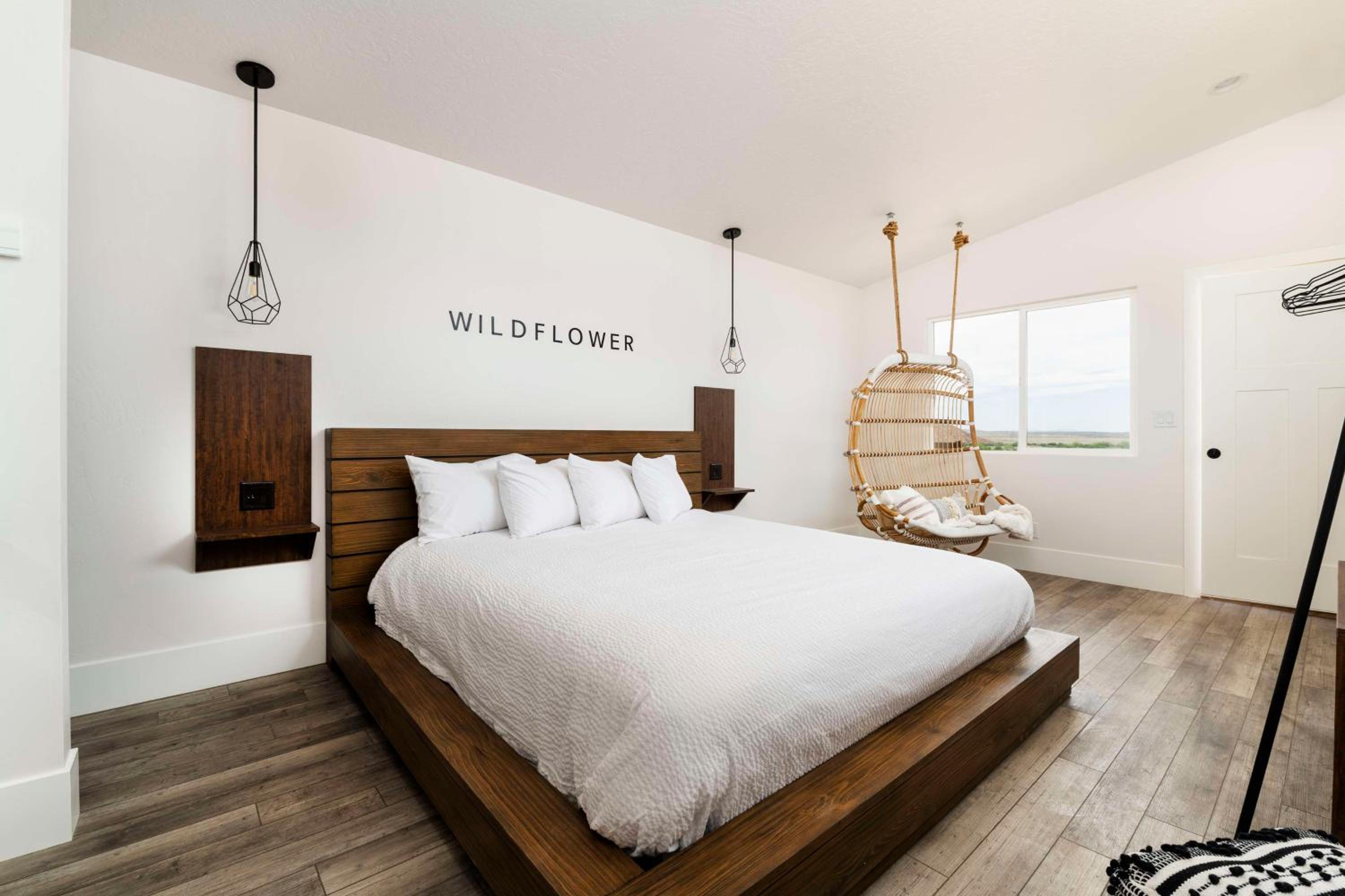 Paintbrush King Suite - Photo 2