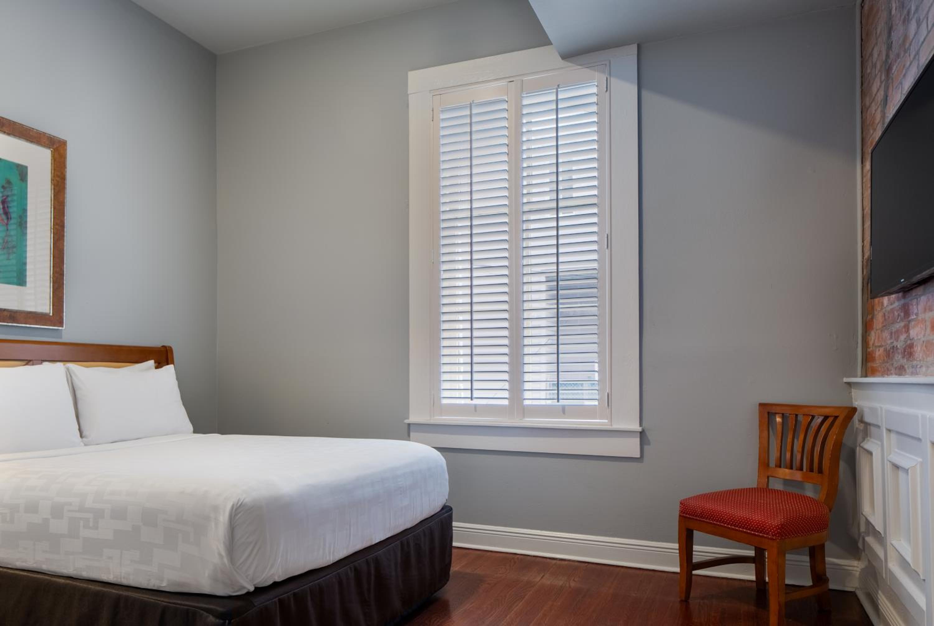 Deluxe Queen Room photo 2