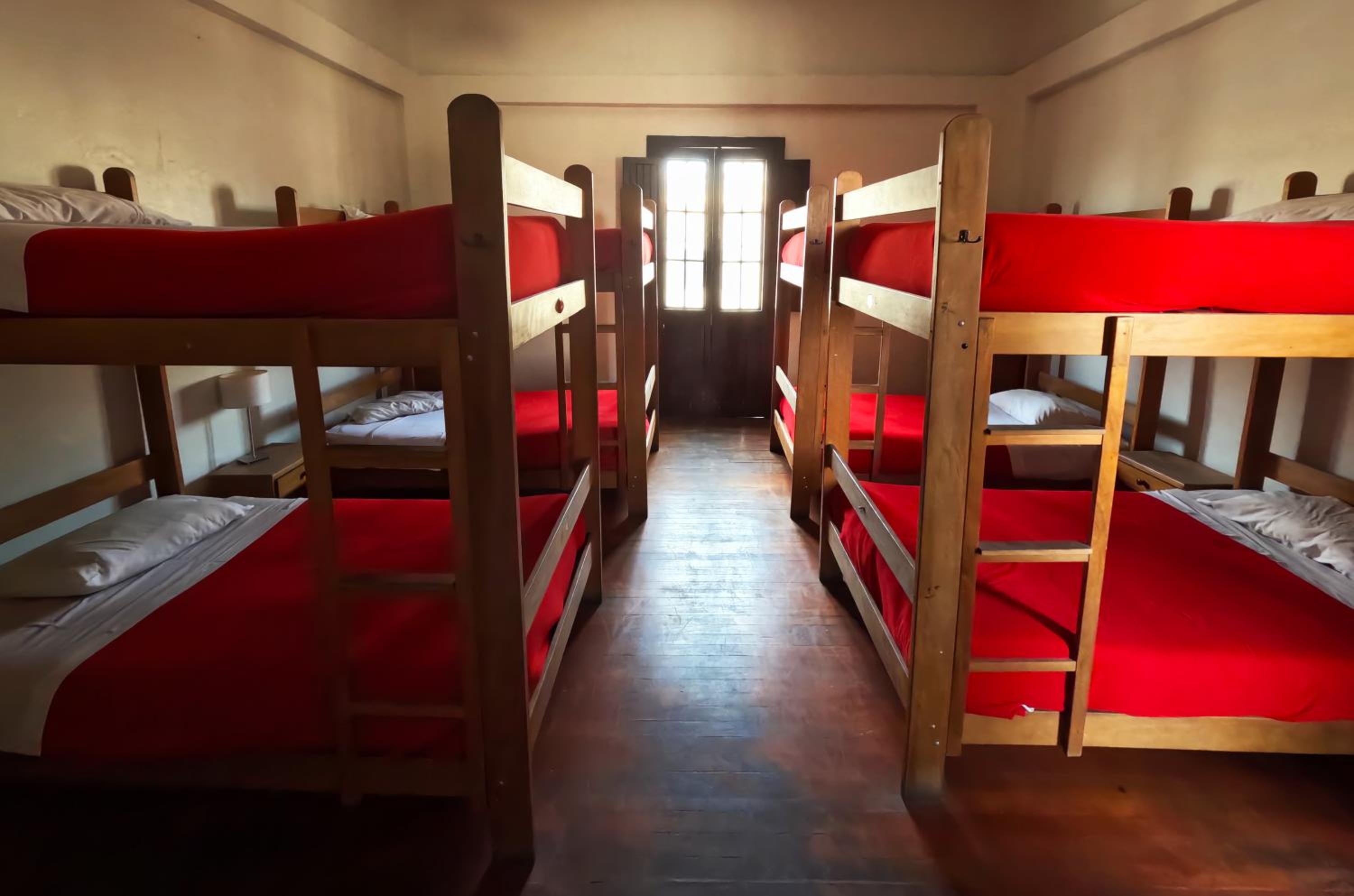Bed in 8-Bed Mixed Dormitory Room photo 1