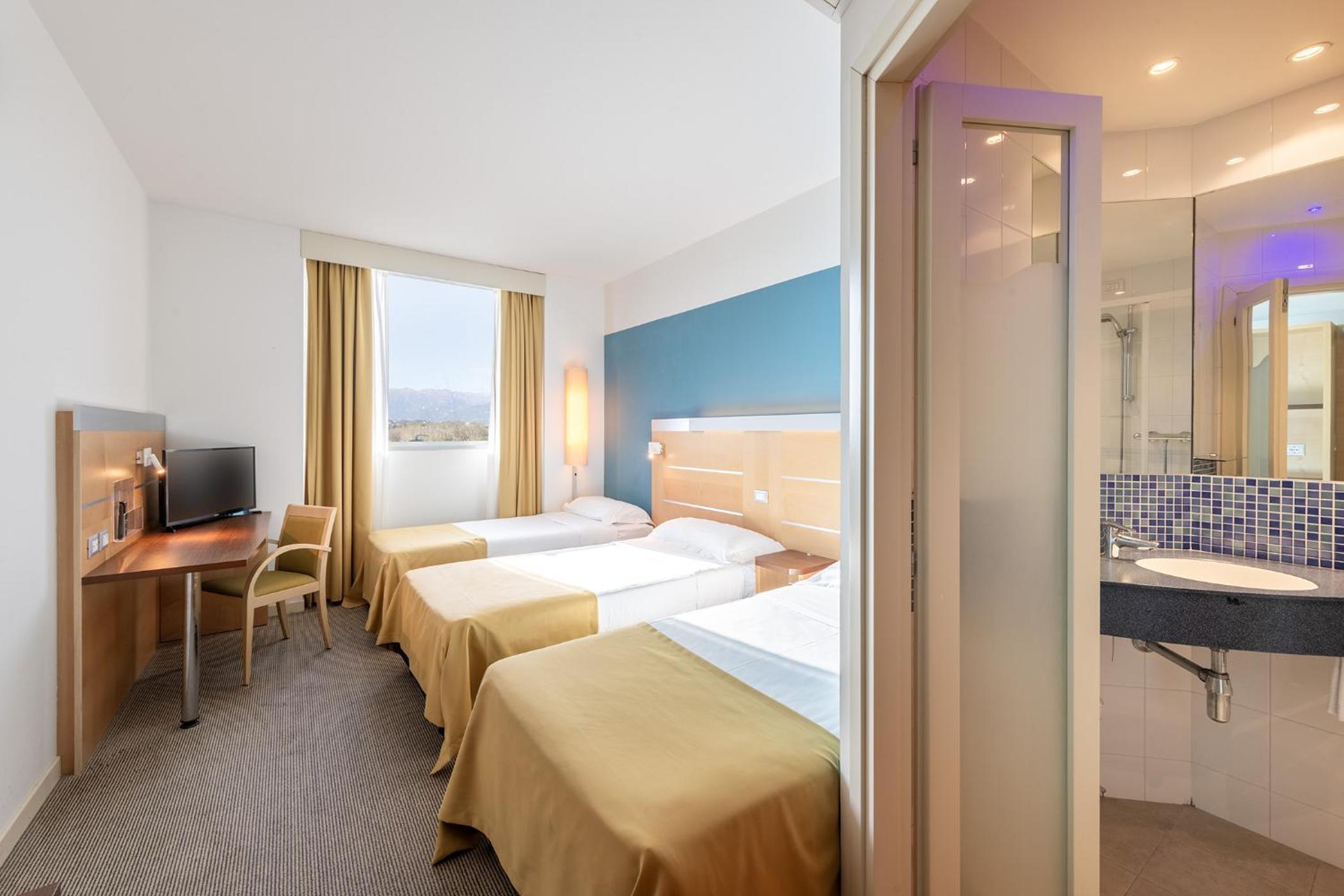Standard Triple Room - Photo 5