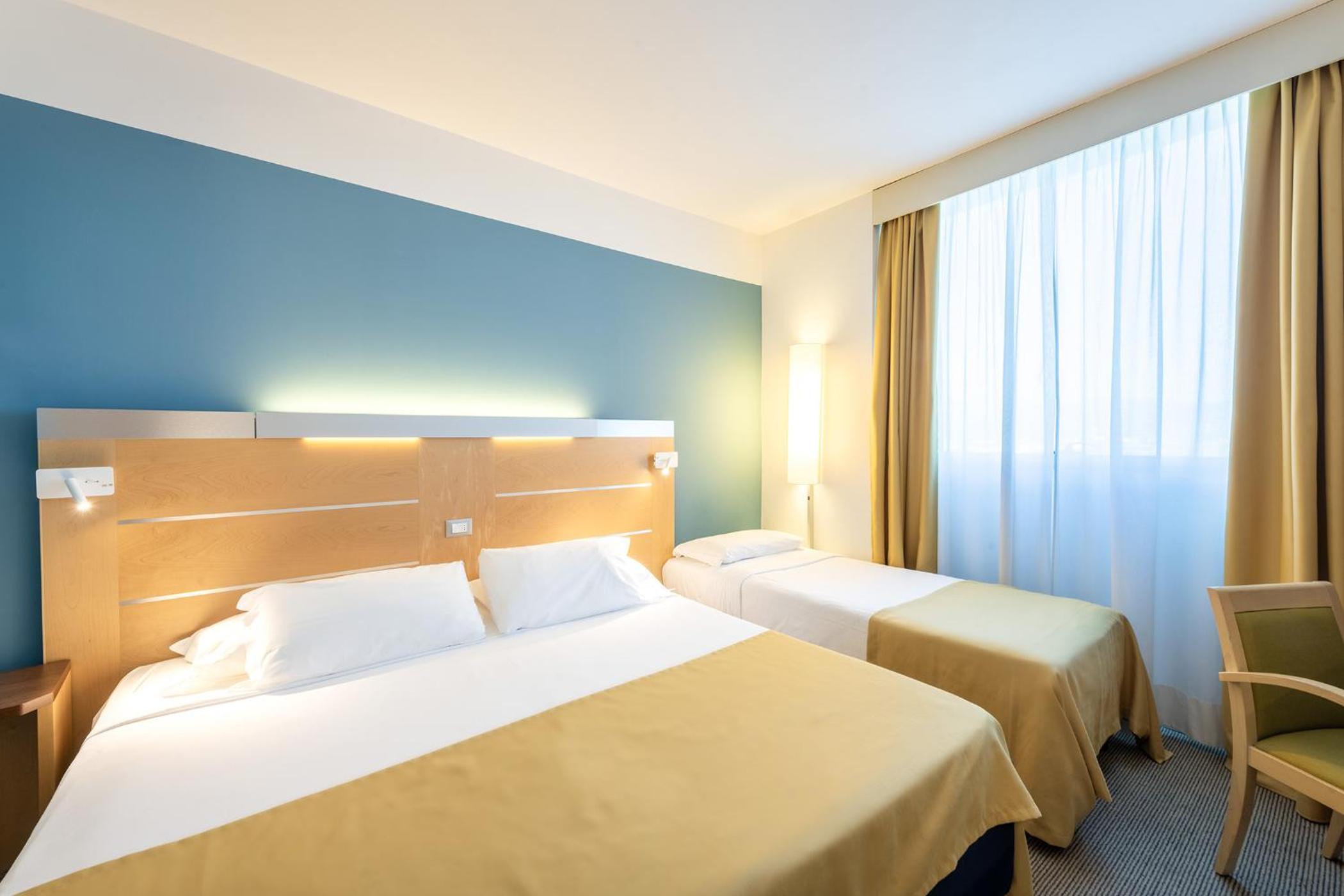 Standard Triple Room - Photo 2