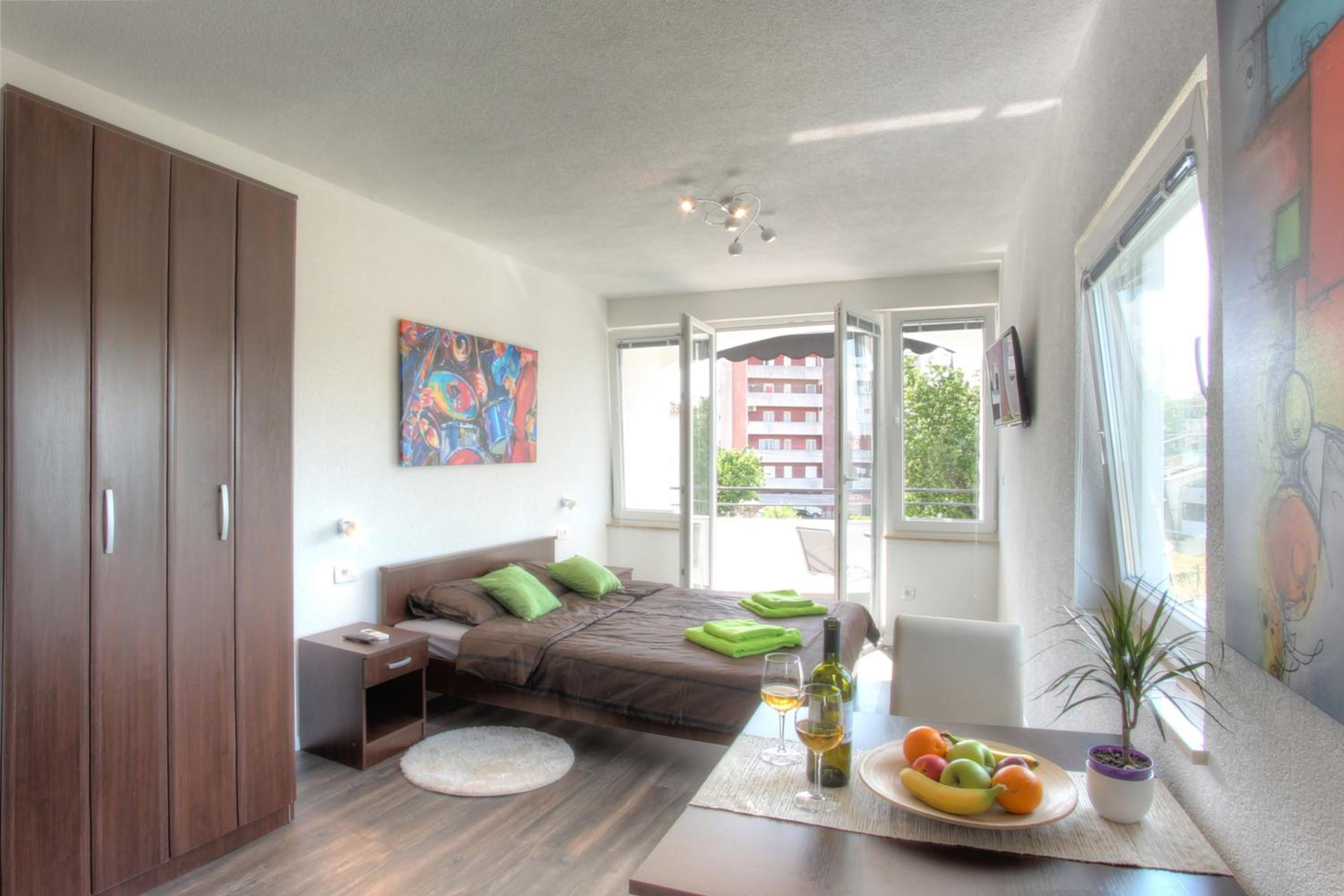 Studio Apartment