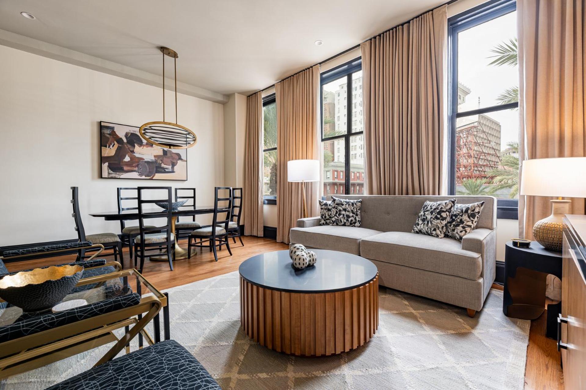 Four-Bedroom Luxury Apartment