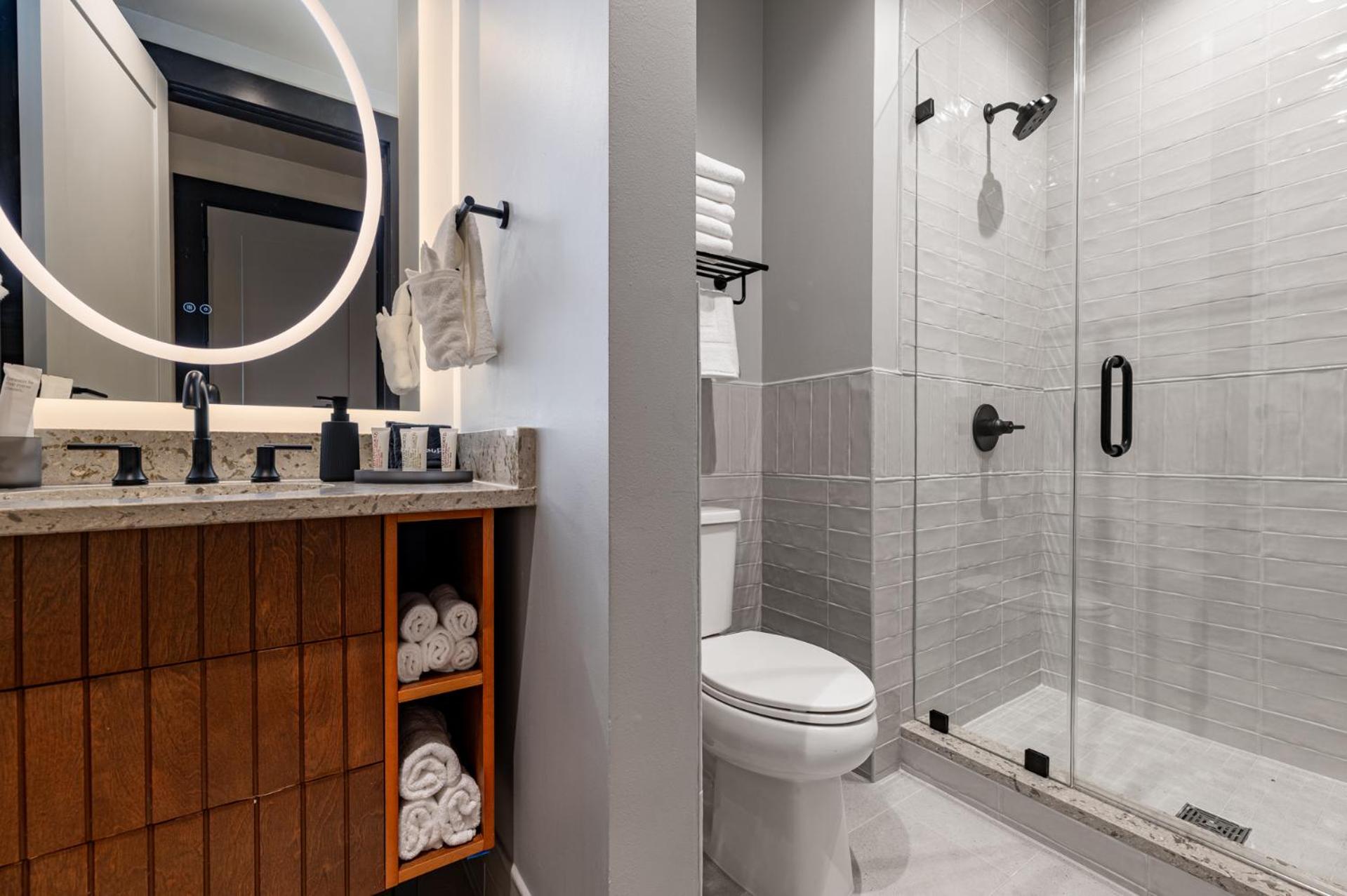 Four-Bedroom Luxury Apartment
