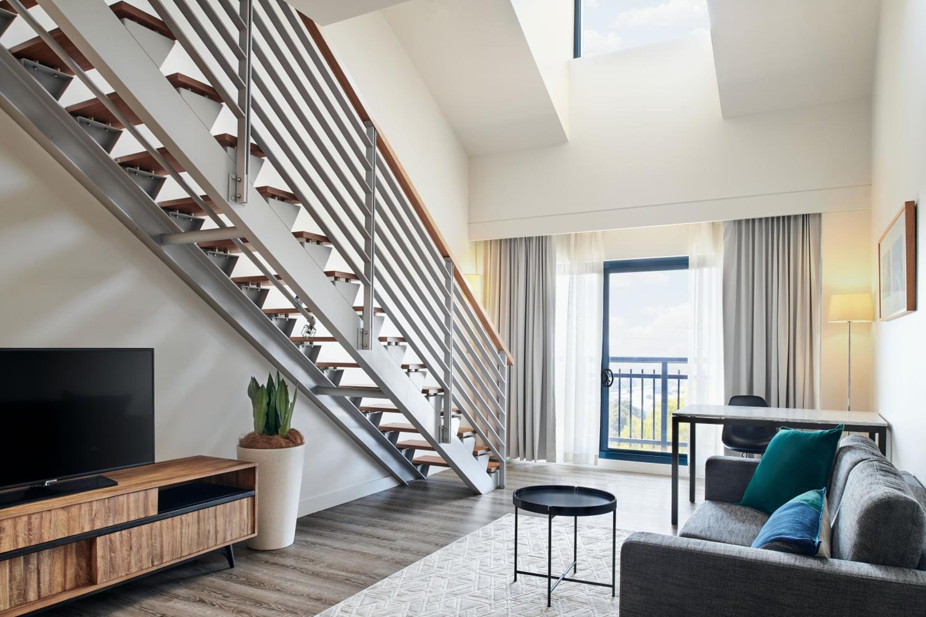 One-bedroom Loft Suite