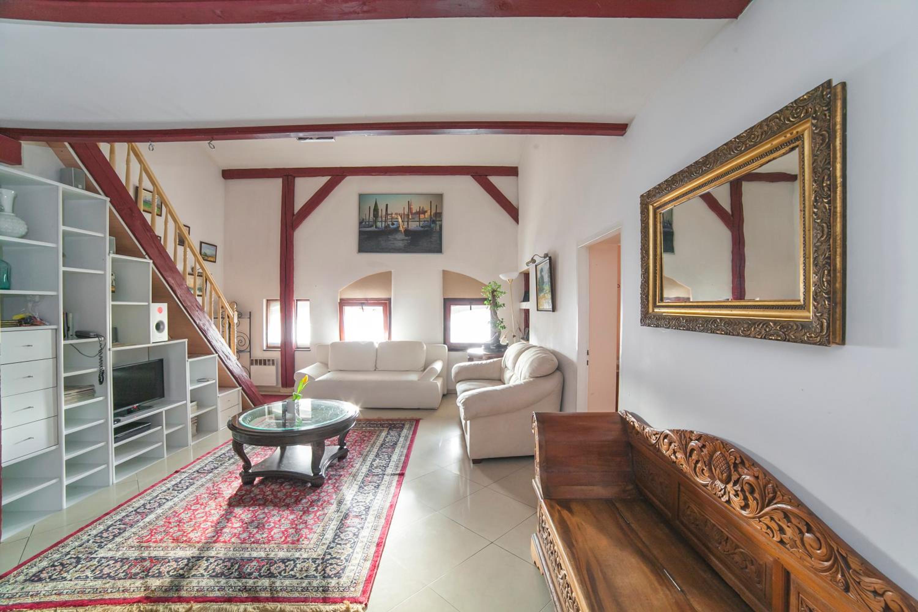 Deluxe Four -Bedroom Apartment  with Main Market Square View photo 1