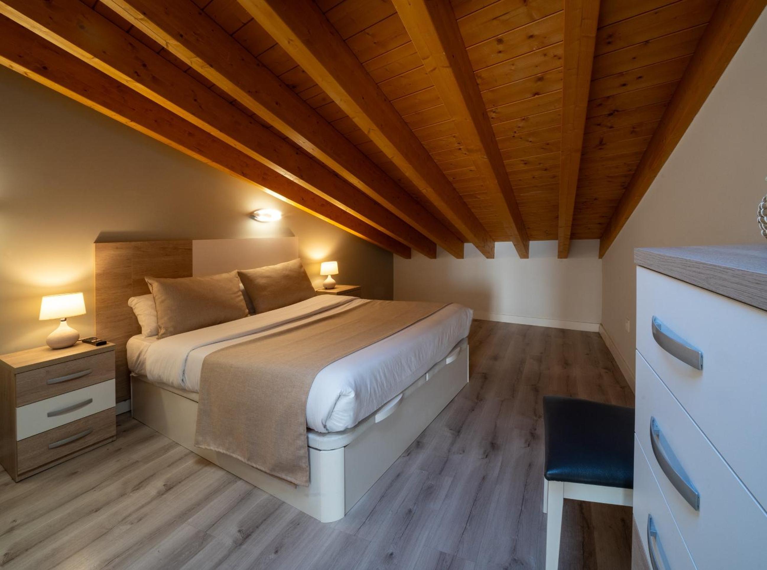 One-Bedroom Apartment with Terrace photo 3