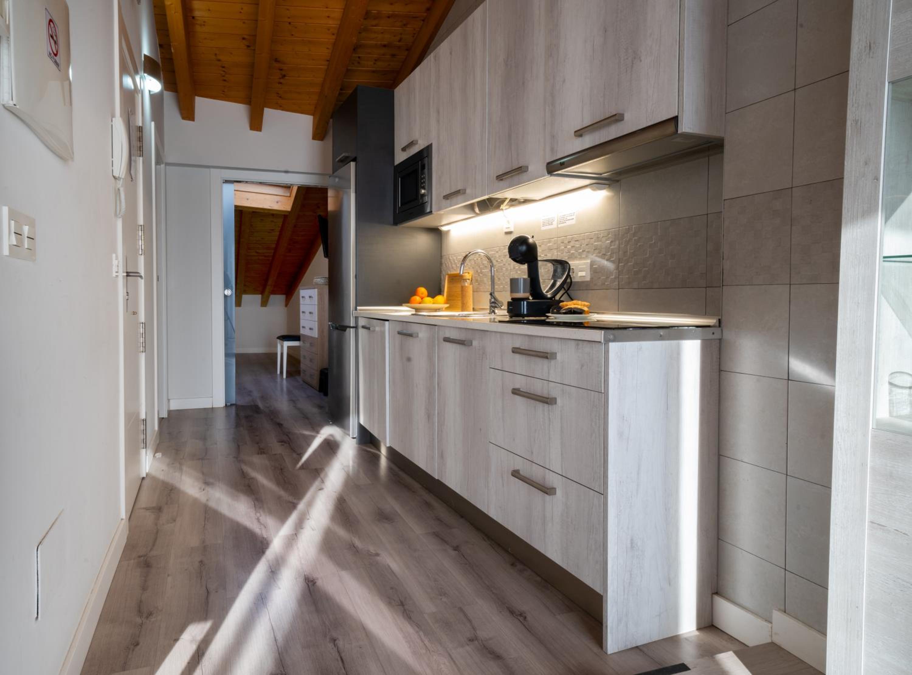One-Bedroom Apartment with Terrace photo 2