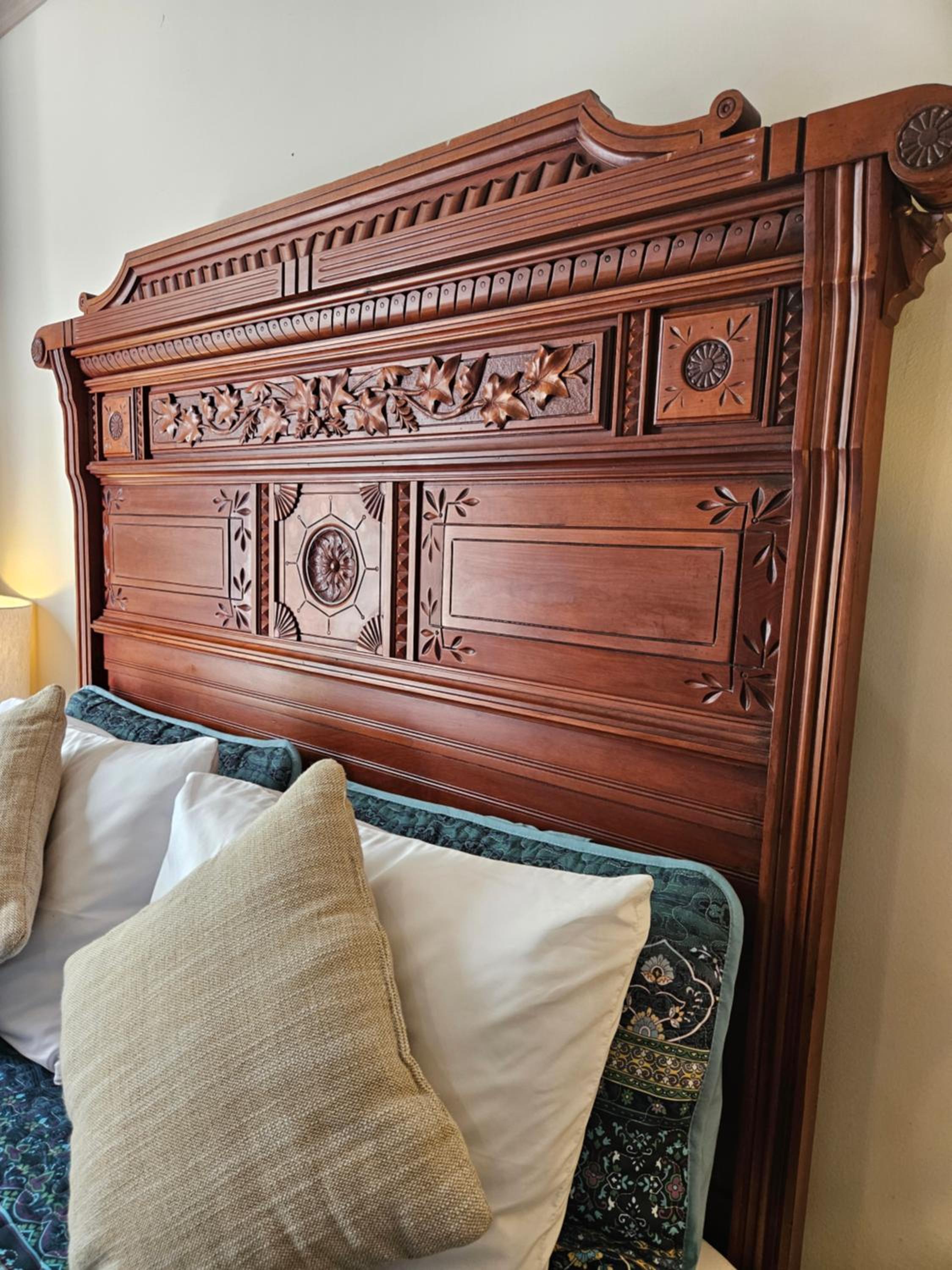 Queen Room with Garden View