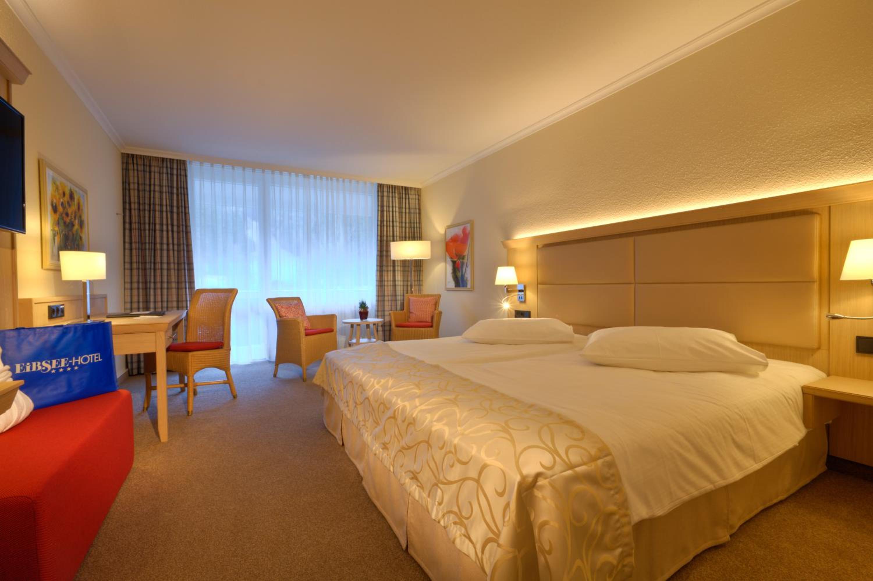 Double or Twin Room with Mountain View - Photo 7