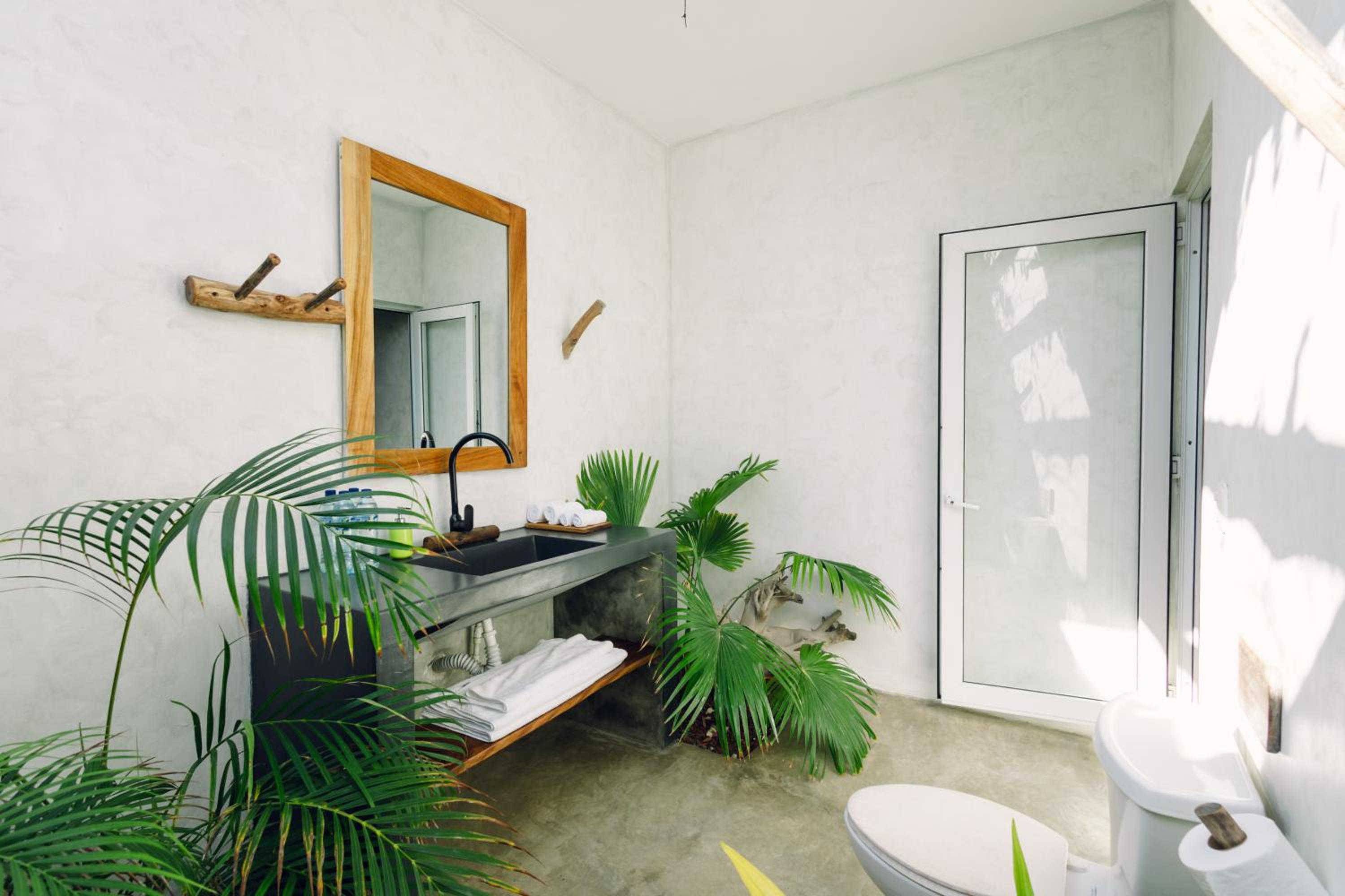 Deluxe King Room photo 2