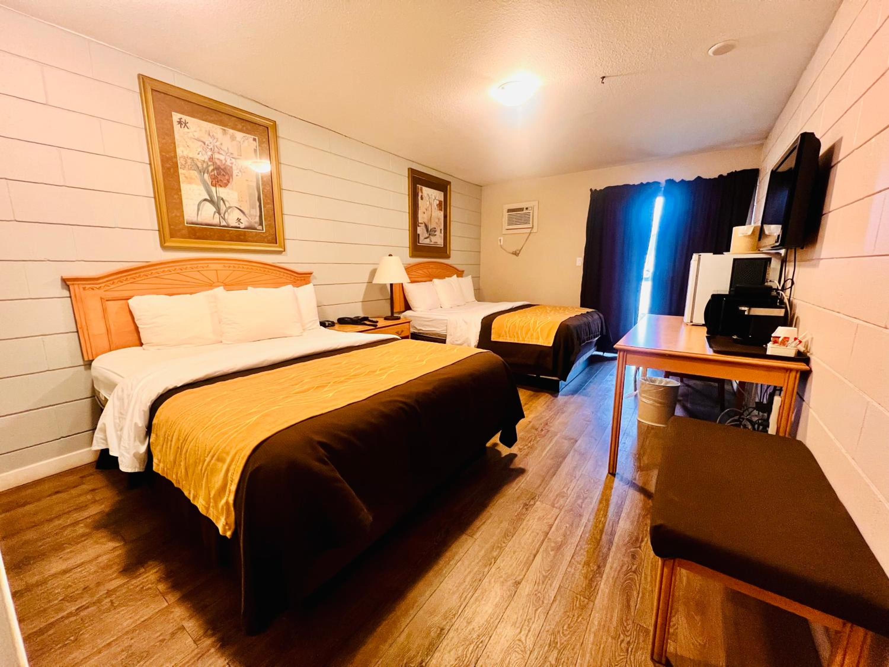 Double Room with Patio photo 1