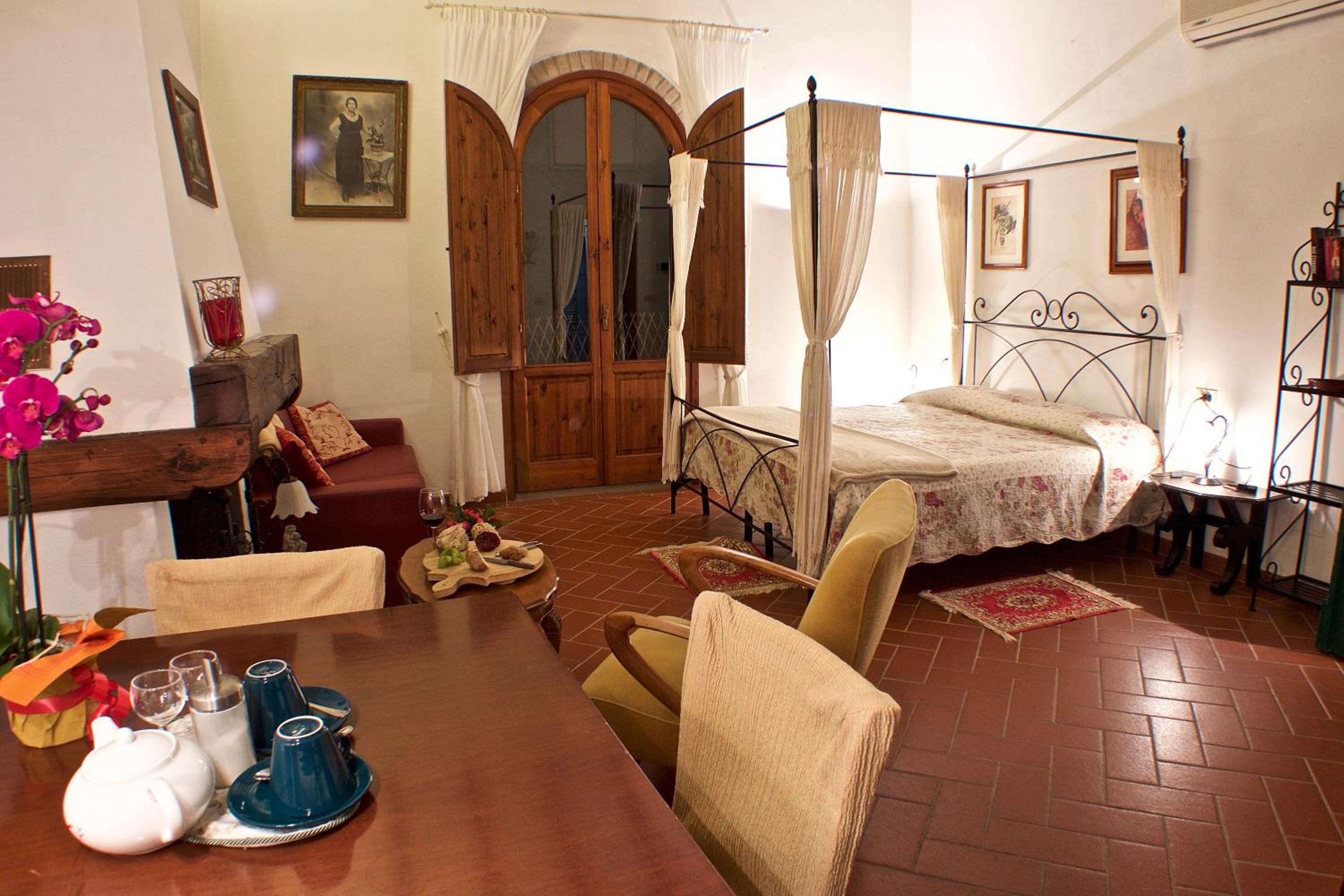 King Studio with Sofa Bed - Photo 1