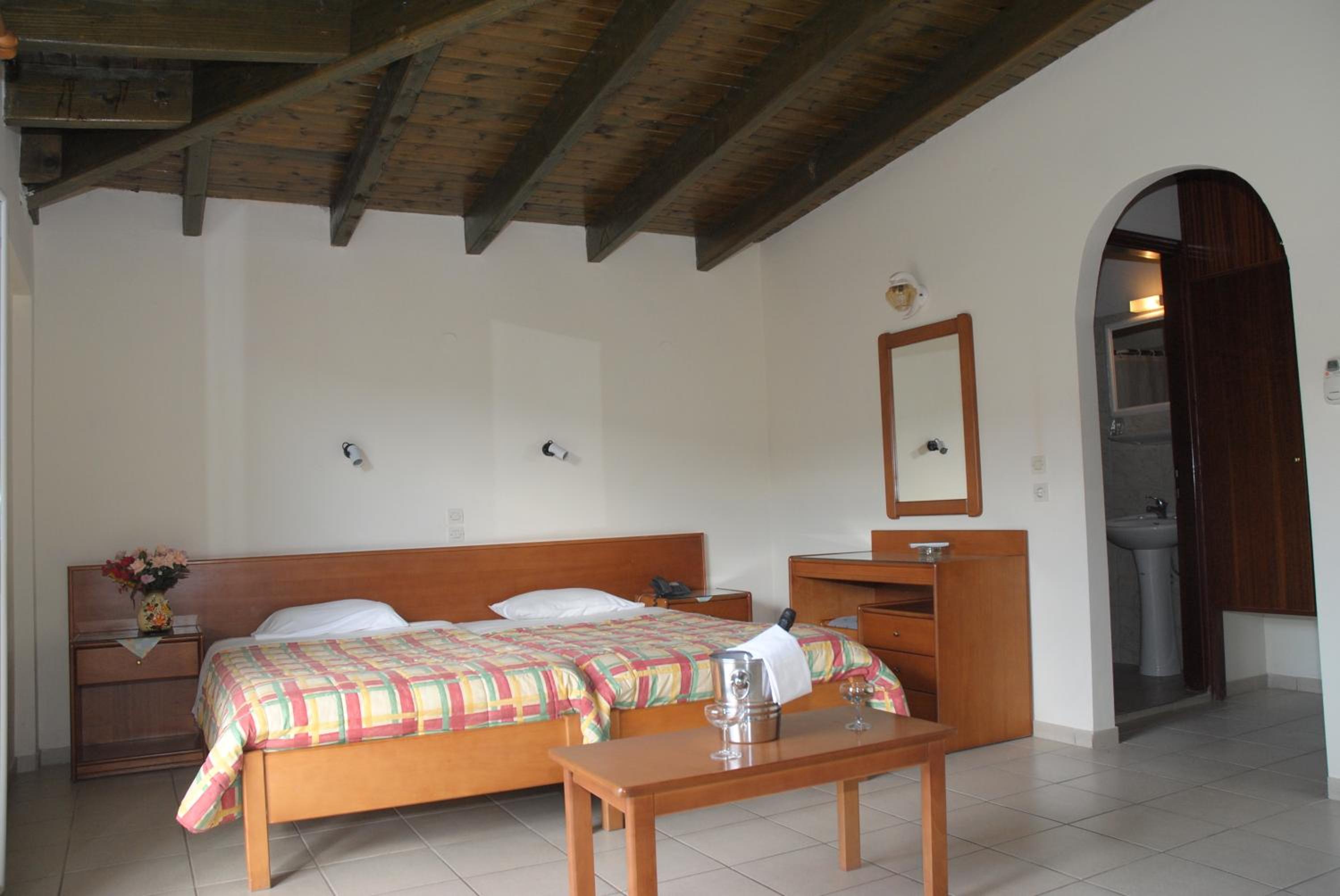 Double Room - Photo 3