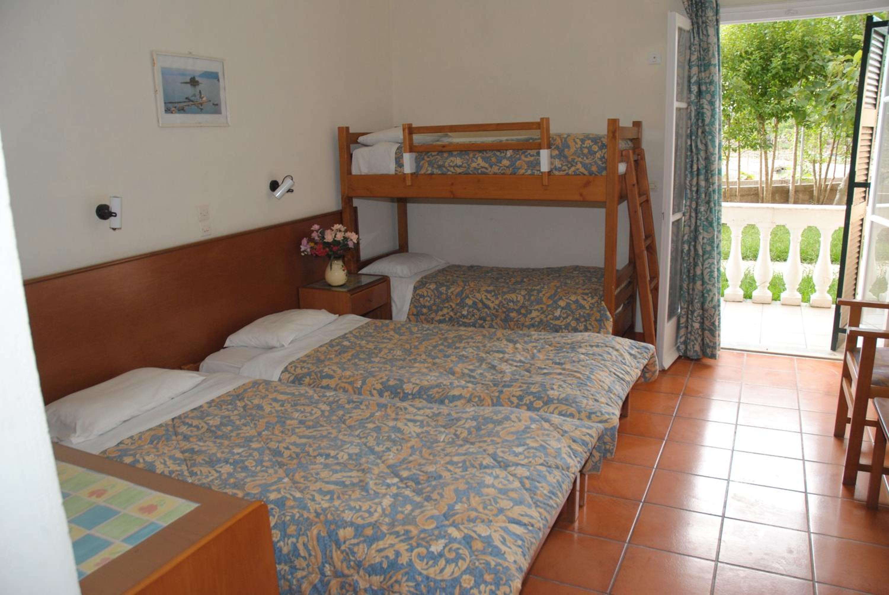 Double Room - Photo 8