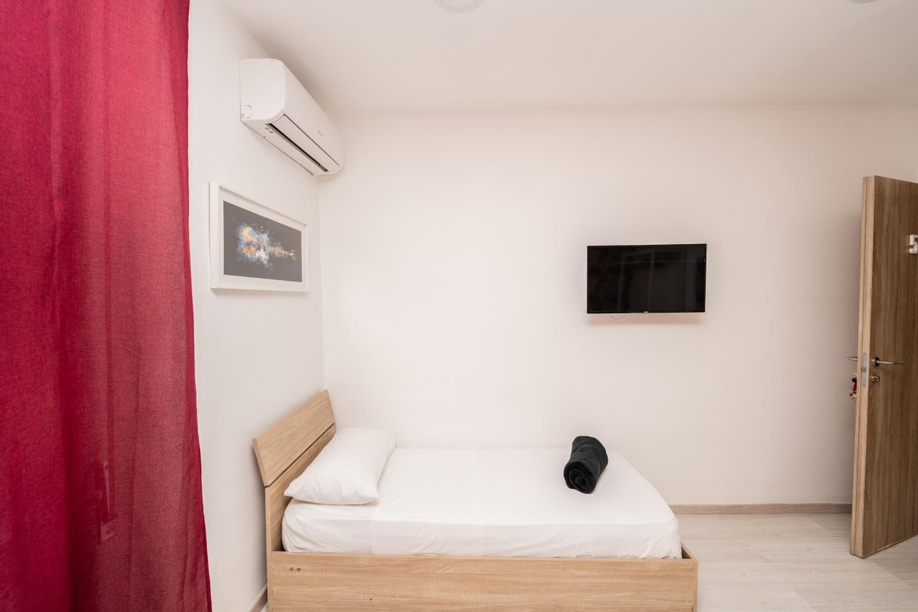 Triple Room with Private Bathroom