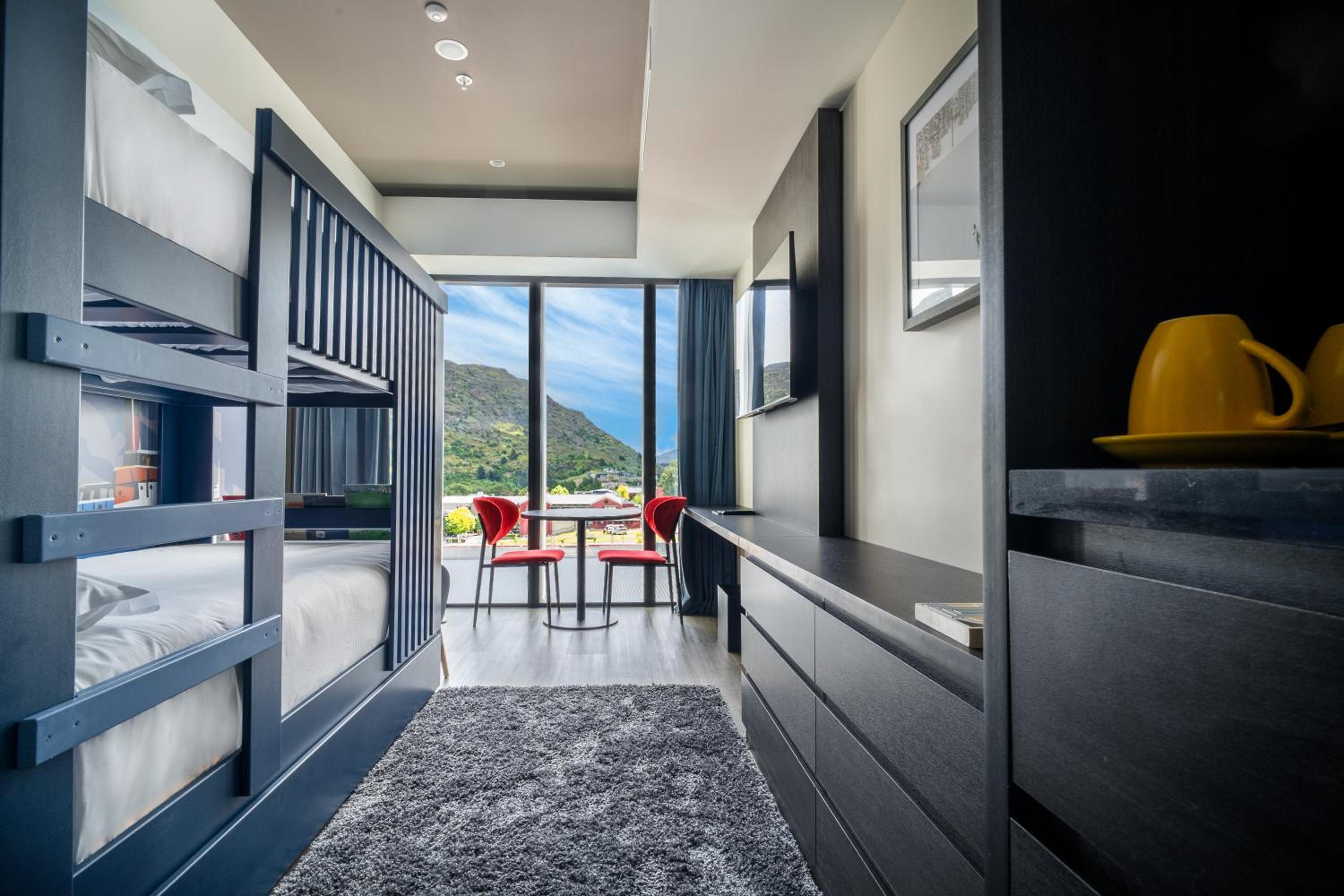 California King Premium Family Room with One Bunk Bed - Photo 2