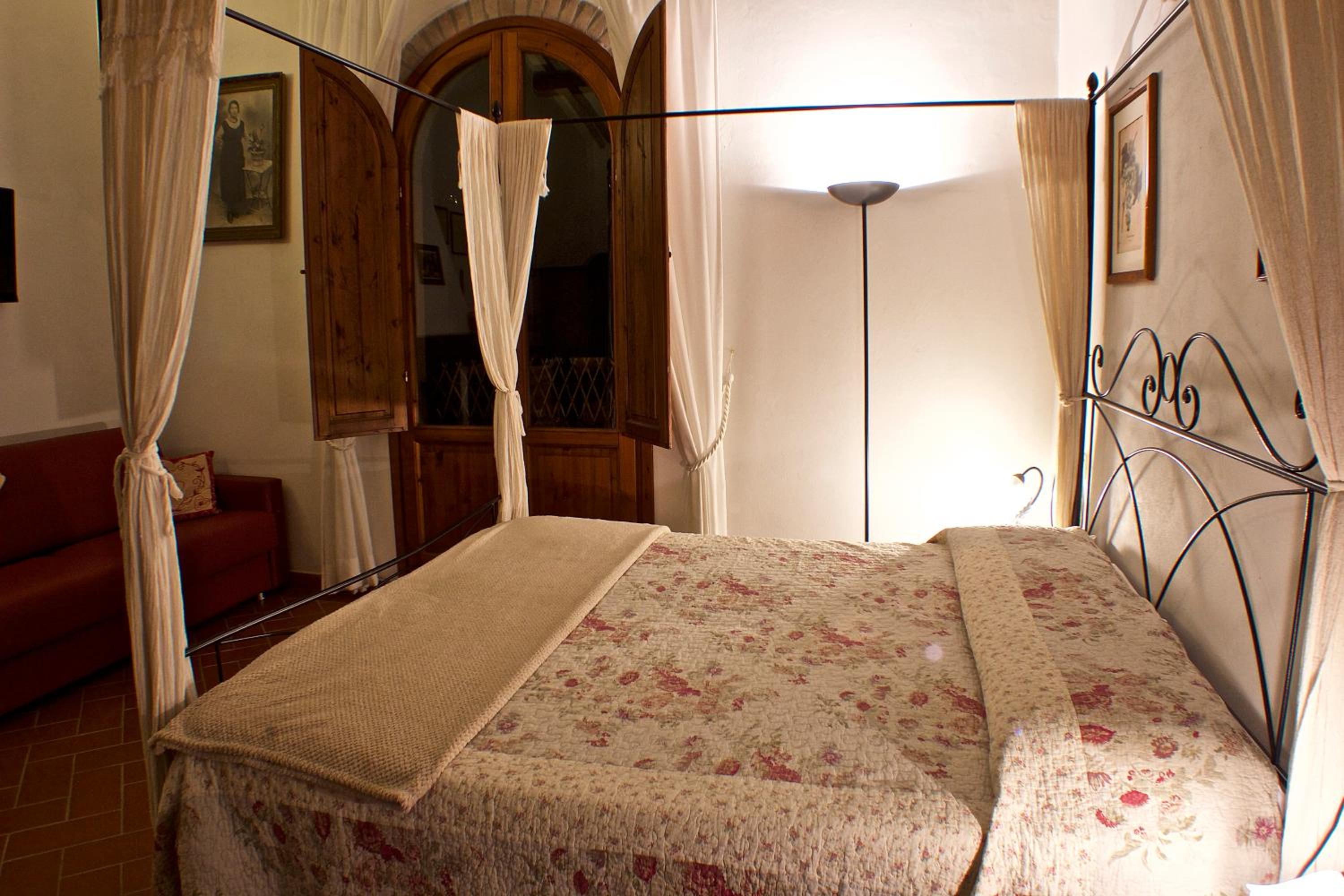 King Studio with Sofa Bed - Photo 6