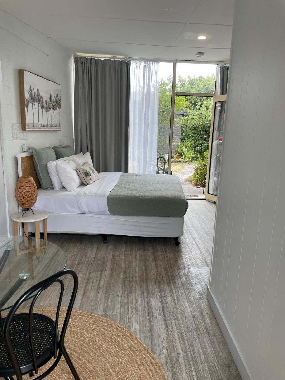 Deluxe King Room photo 1