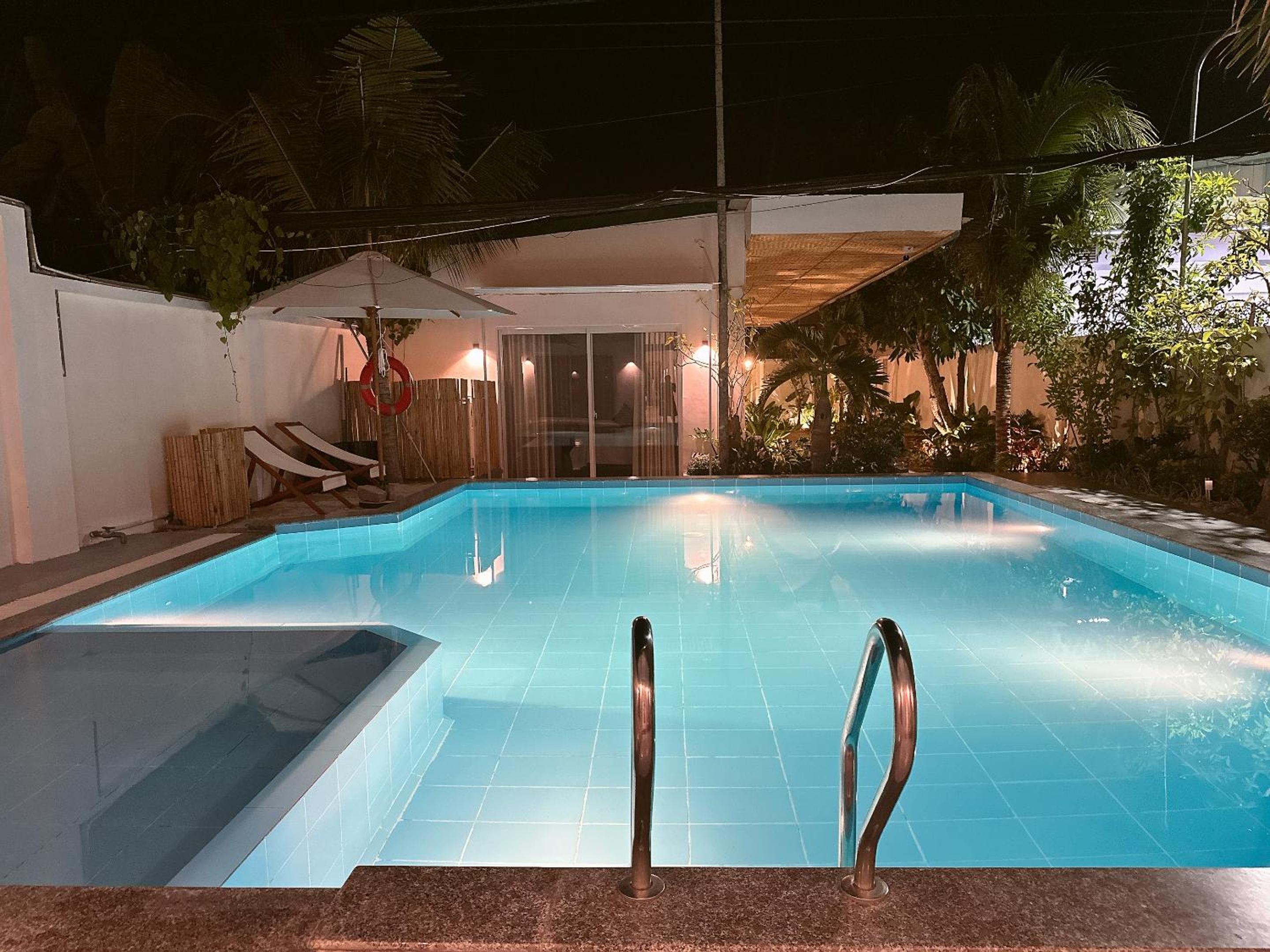 Deluxe Bungalow with Garden View photo 1