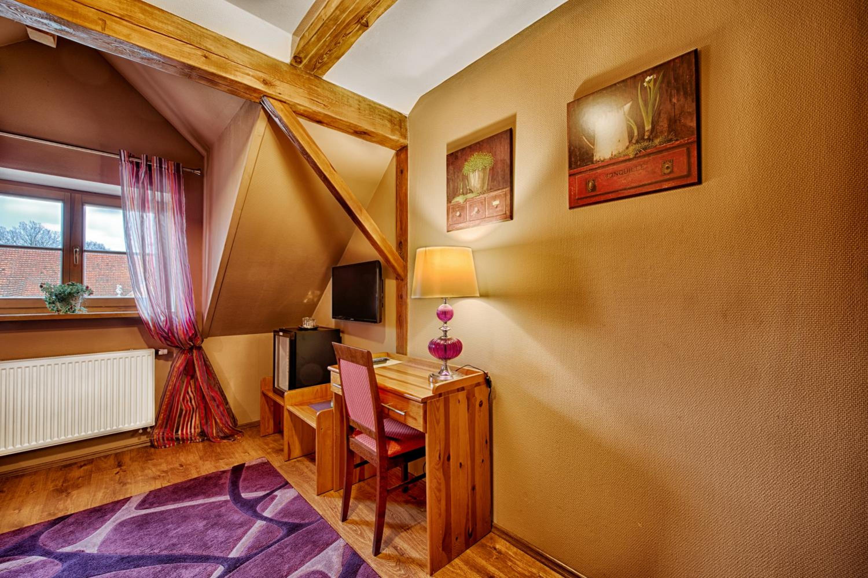 Standard Twin Room - Photo 3