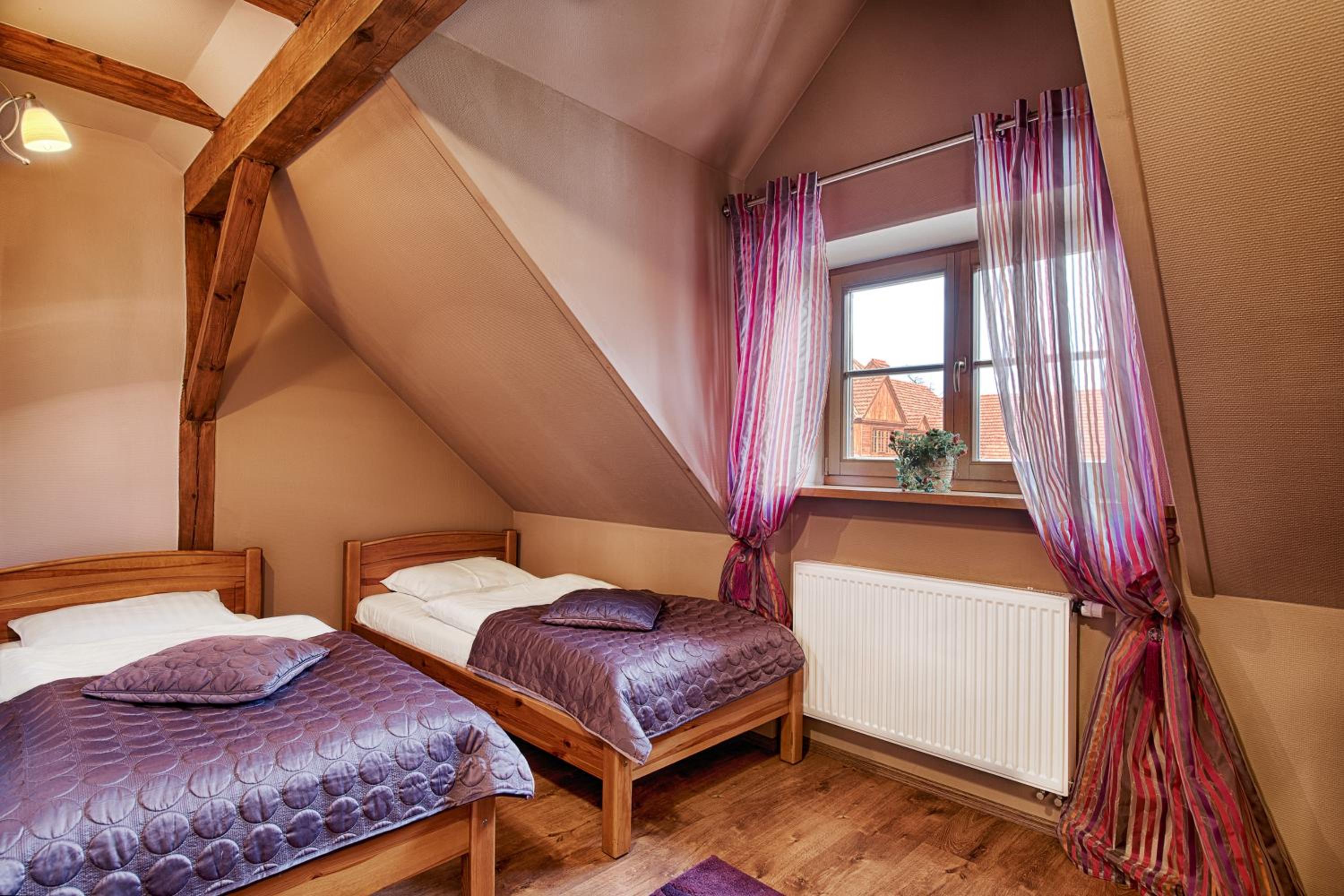 Standard Twin Room - Photo 2