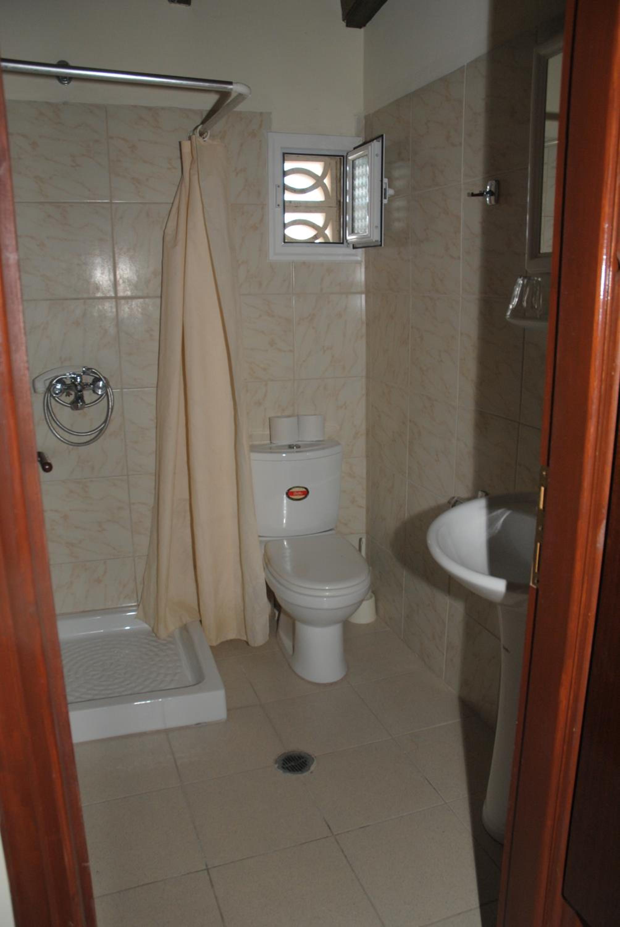 Double Room - Photo 6