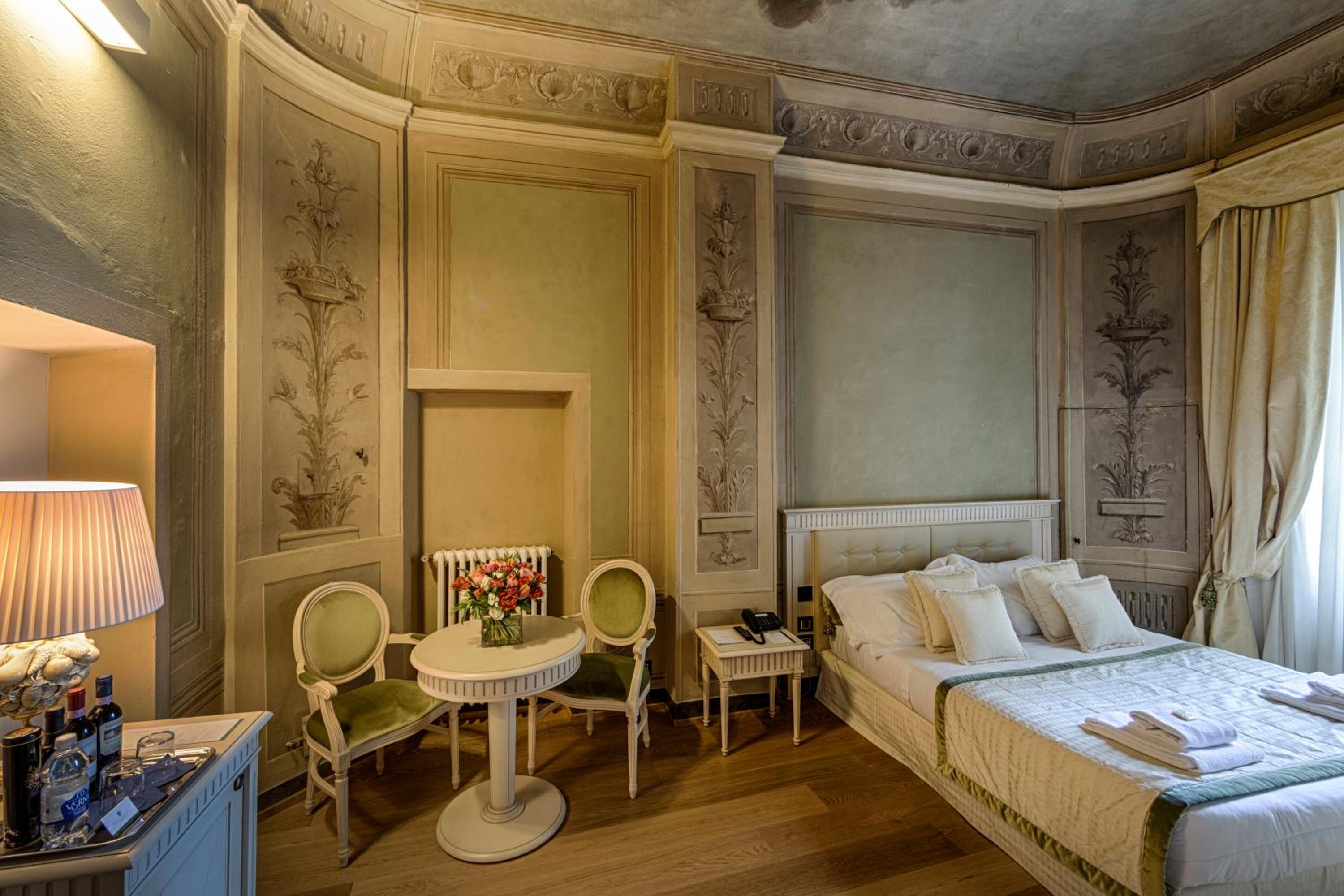 Deluxe Double or Twin Room photo 1