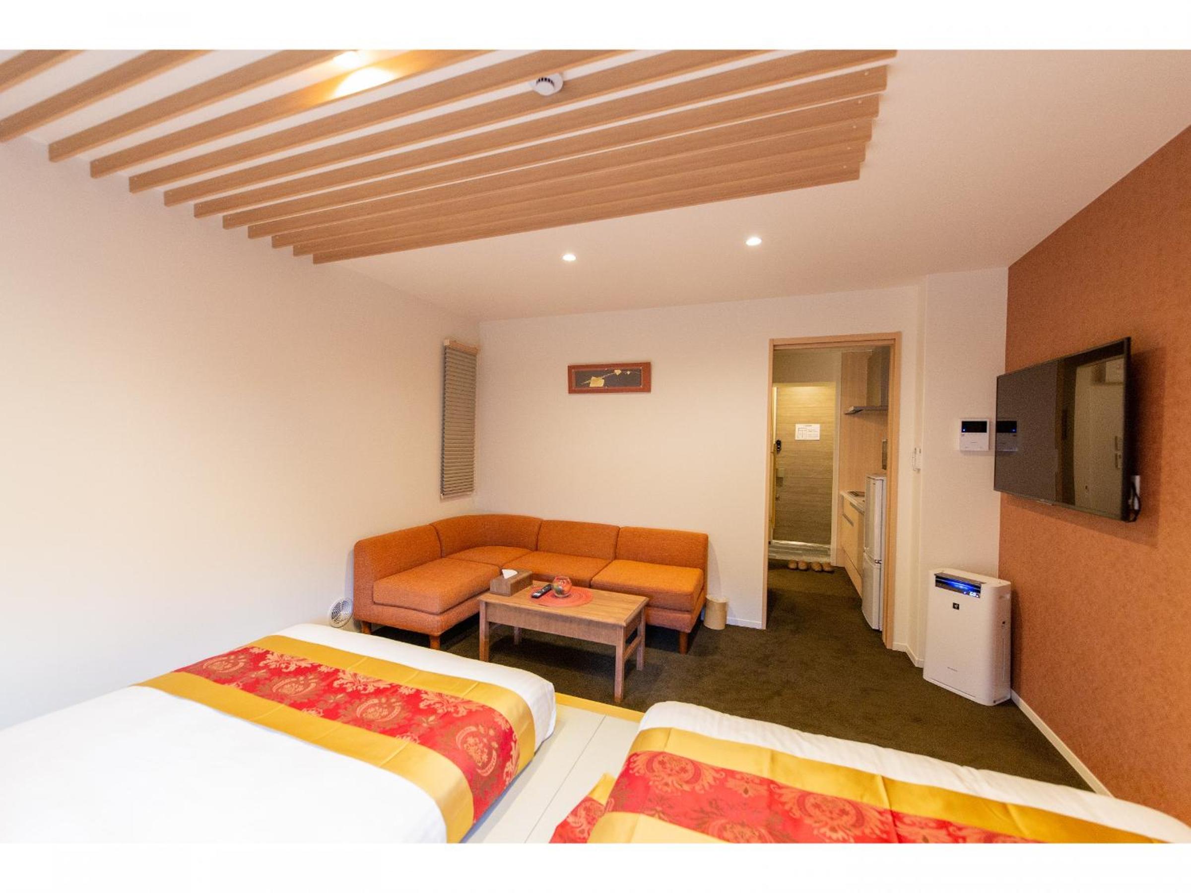 Twin Room with Bath photo 2