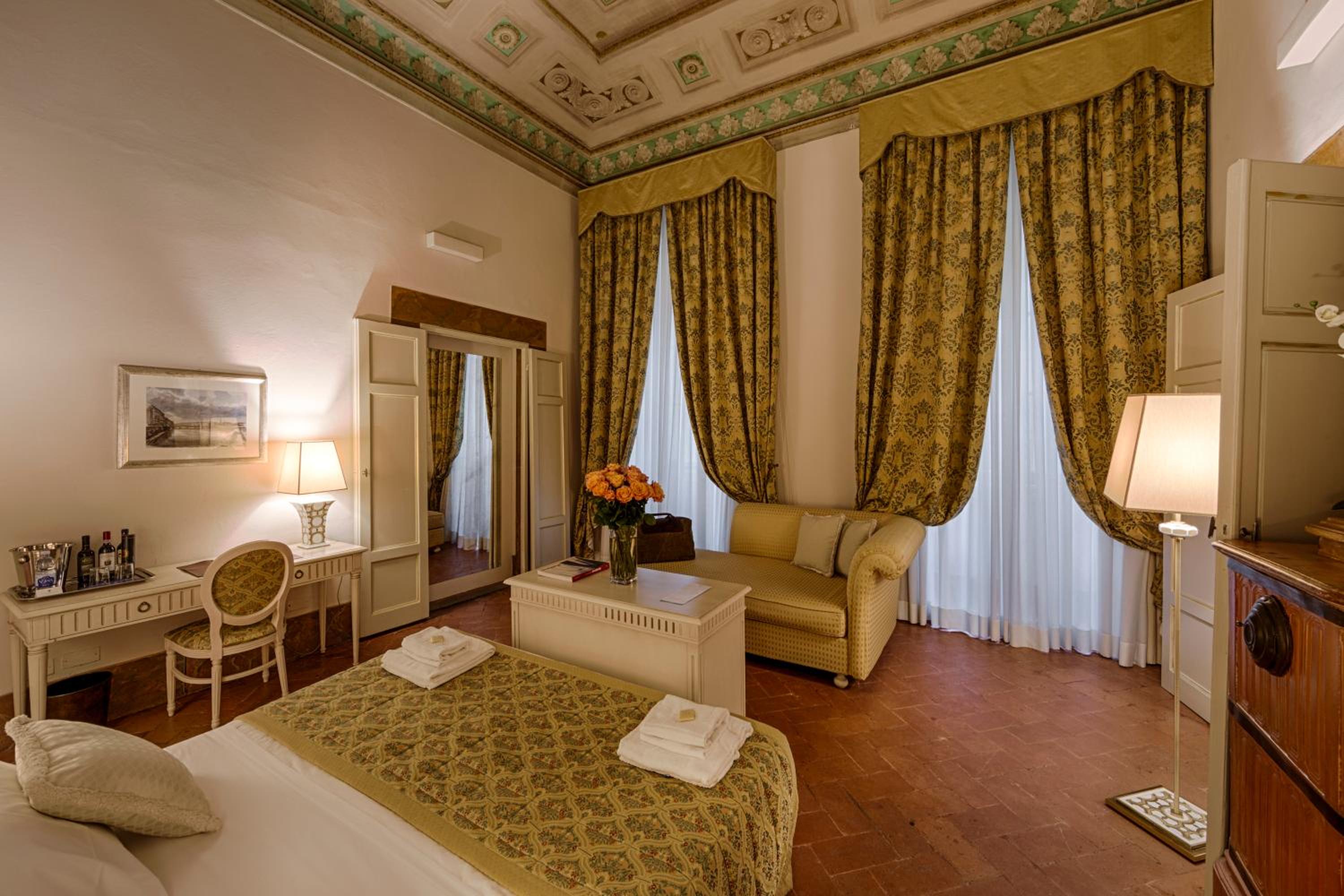 Deluxe Triple Room photo 3